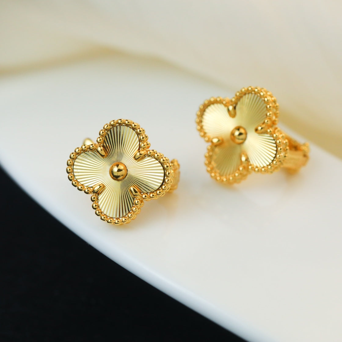 Four-Leaf Clover Mother-of-Pearl Stud Earrings | Premium Fine-Jewelry Finish