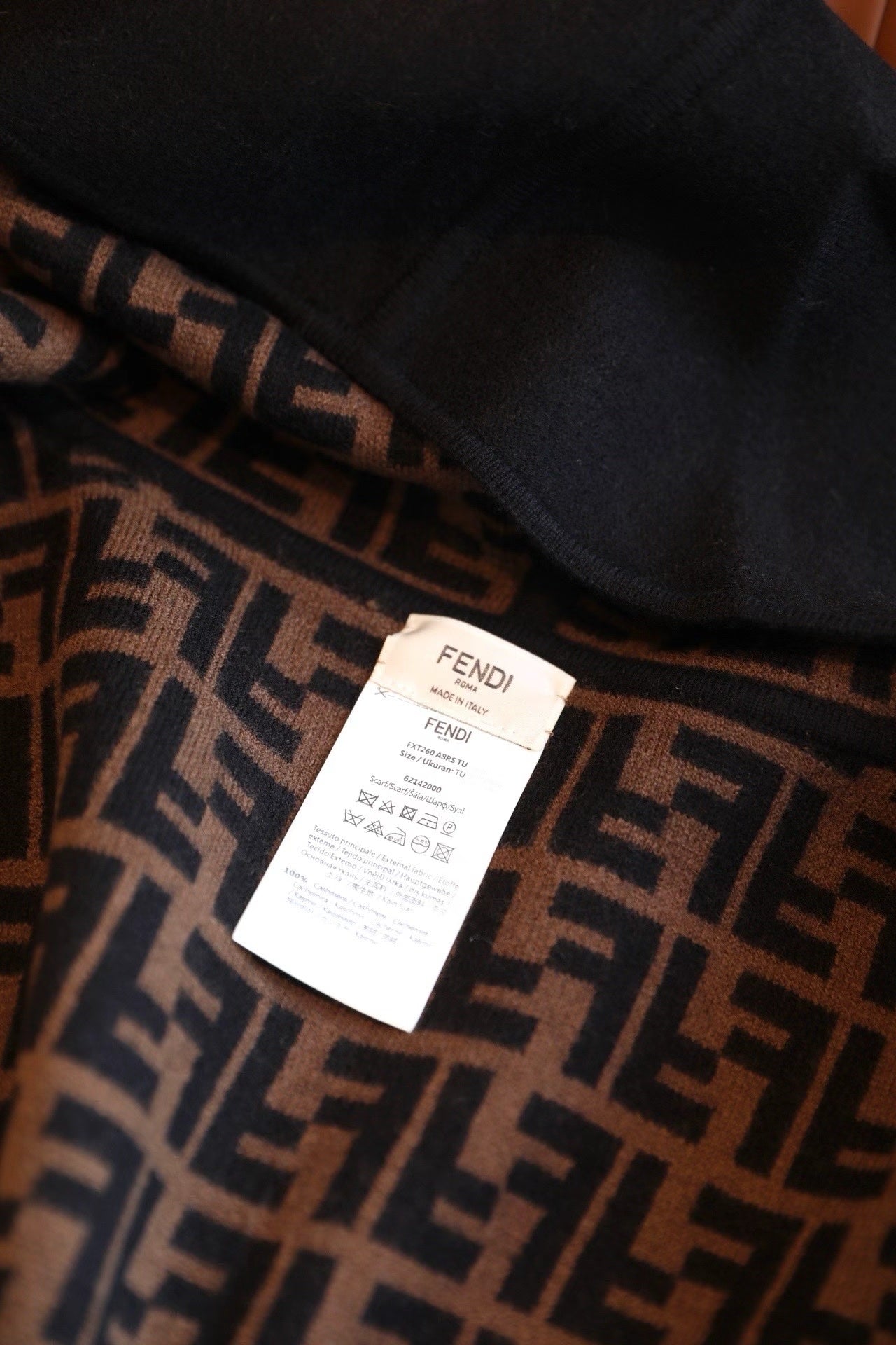 Double-Sided Wool–Cashmere Blend Knit Cape Coat | Soft · Warm · Elevated