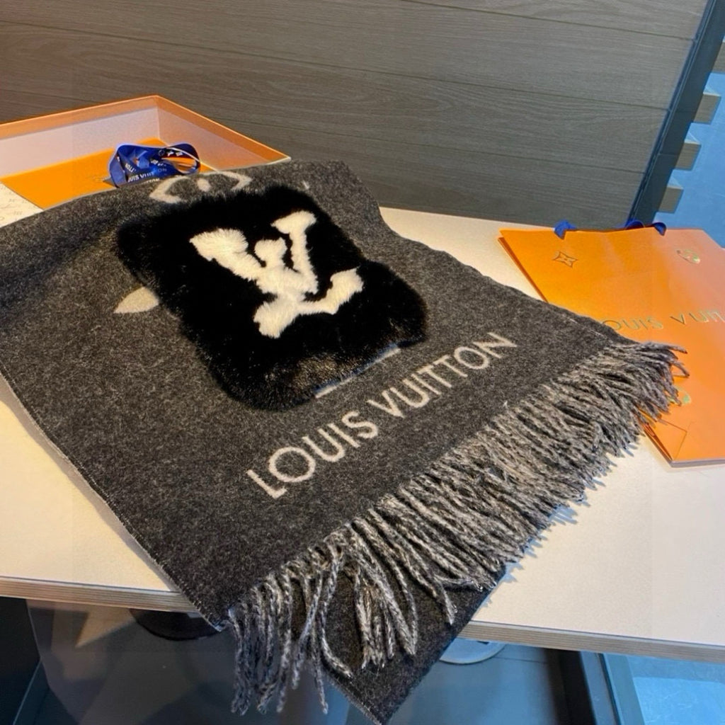 Luxury Cashmere Scarf with Pocket &amp; Decorative Details — 190 × 46 cm