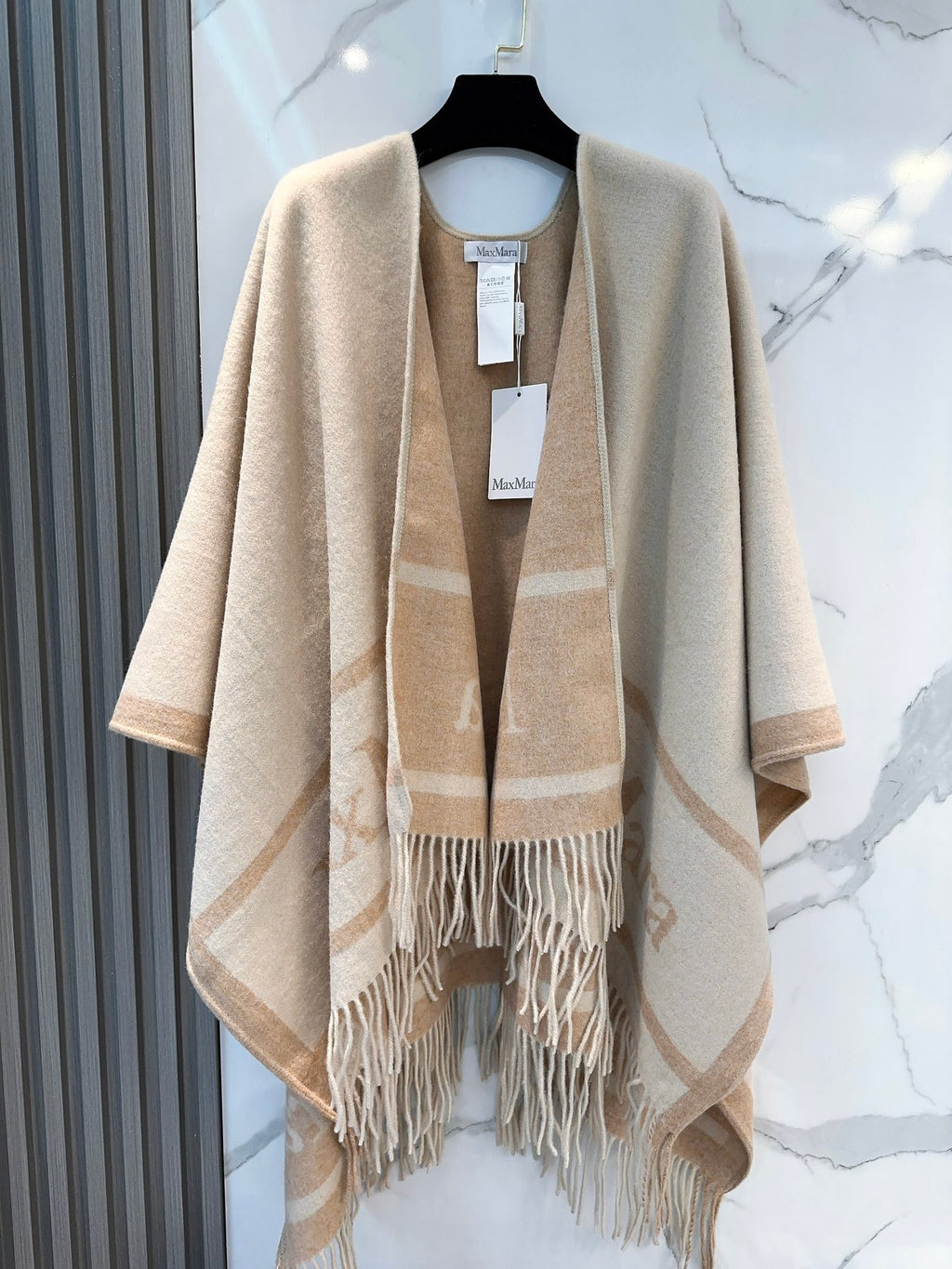 Premium Wool Cape Wrap — 100% Soft Lambswool | 130 × 160 cm