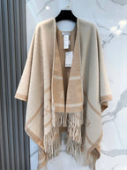 Premium Wool Cape Wrap — 100% Soft Lambswool | 130 × 160 cm