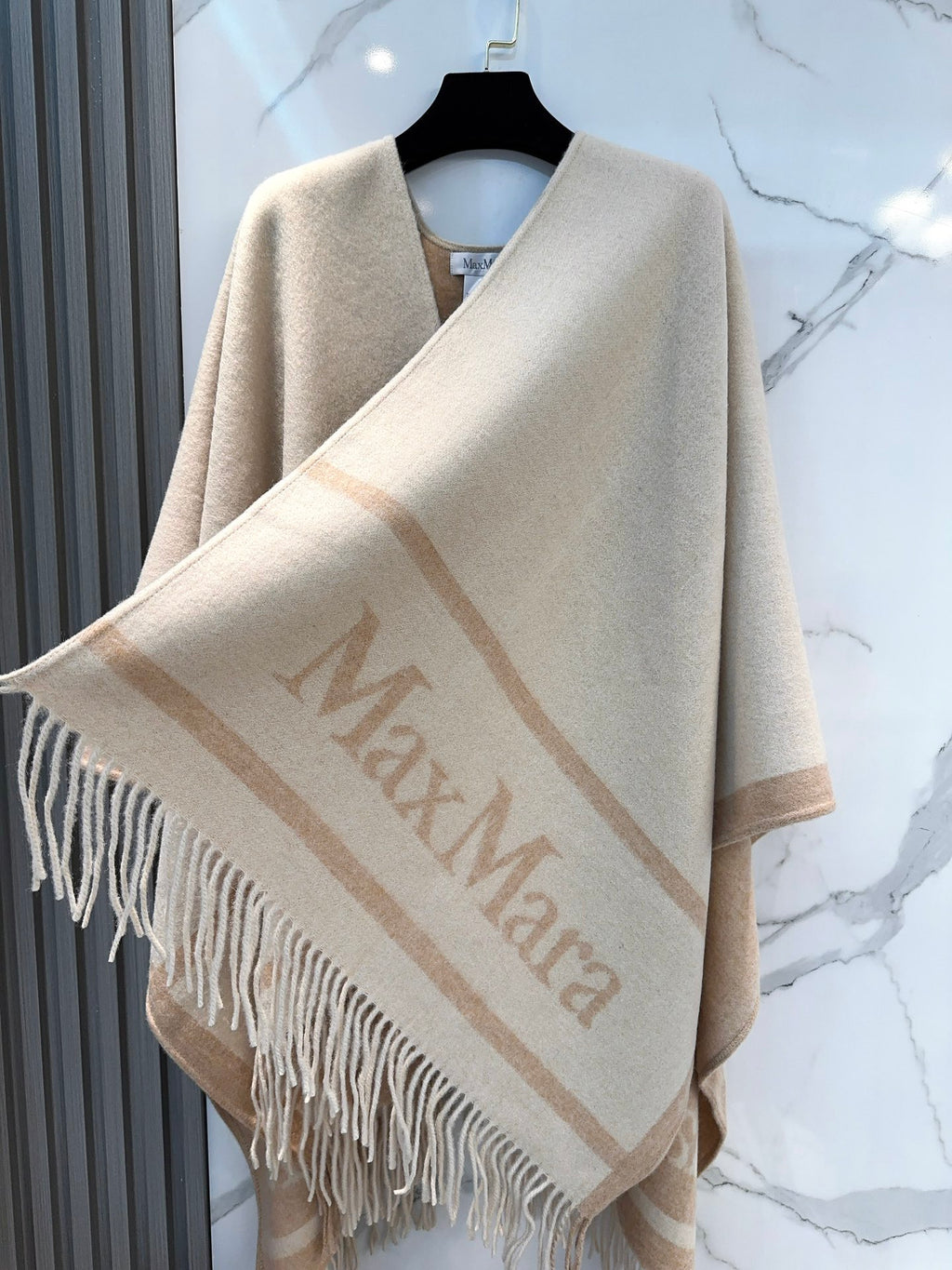 Premium Wool Cape Wrap — 100% Soft Lambswool | 130 × 160 cm