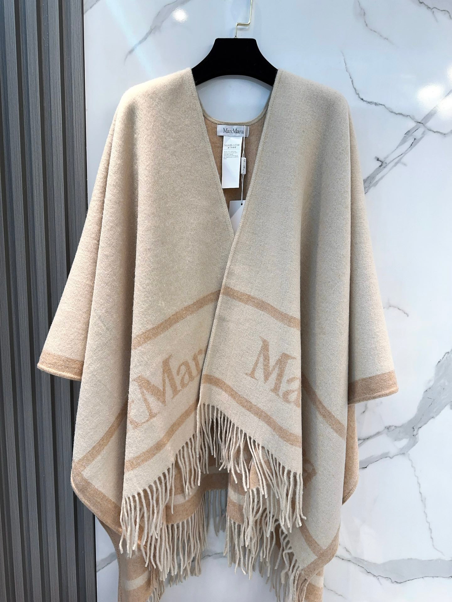 Premium Wool Cape Wrap — 100% Soft Lambswool | 130 × 160 cm