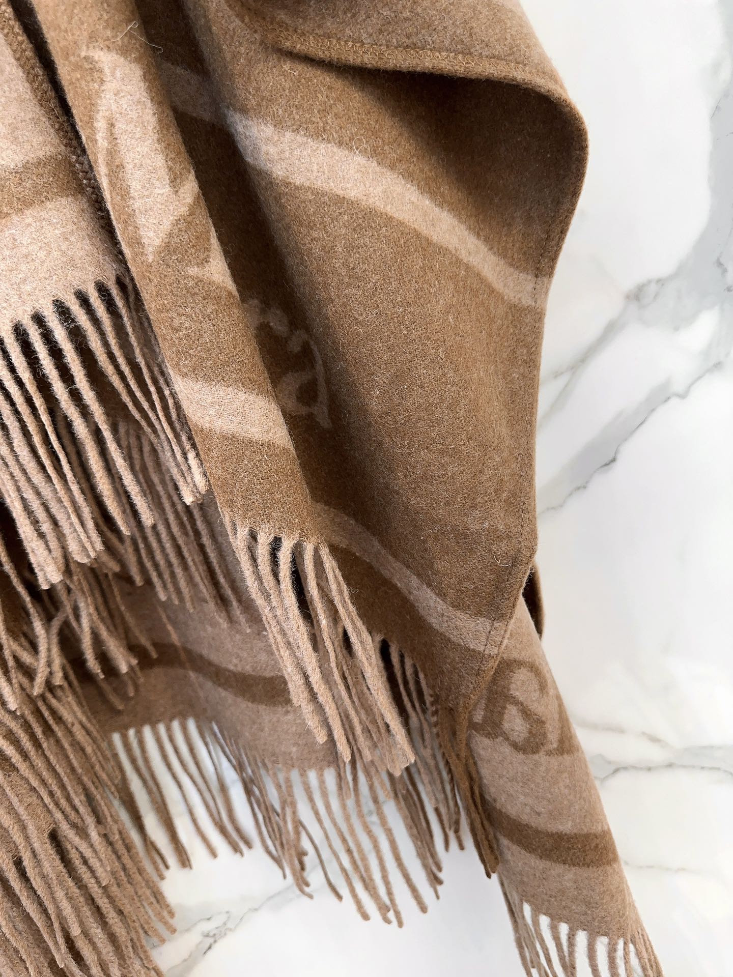 Premium Wool Cape Wrap — 100% Soft Lambswool | 130 × 160 cm