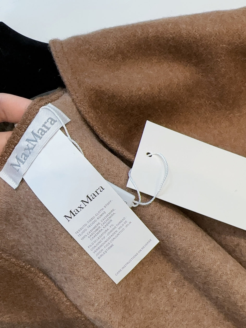 Premium Wool Cape Wrap — 100% Soft Lambswool | 130 × 160 cm