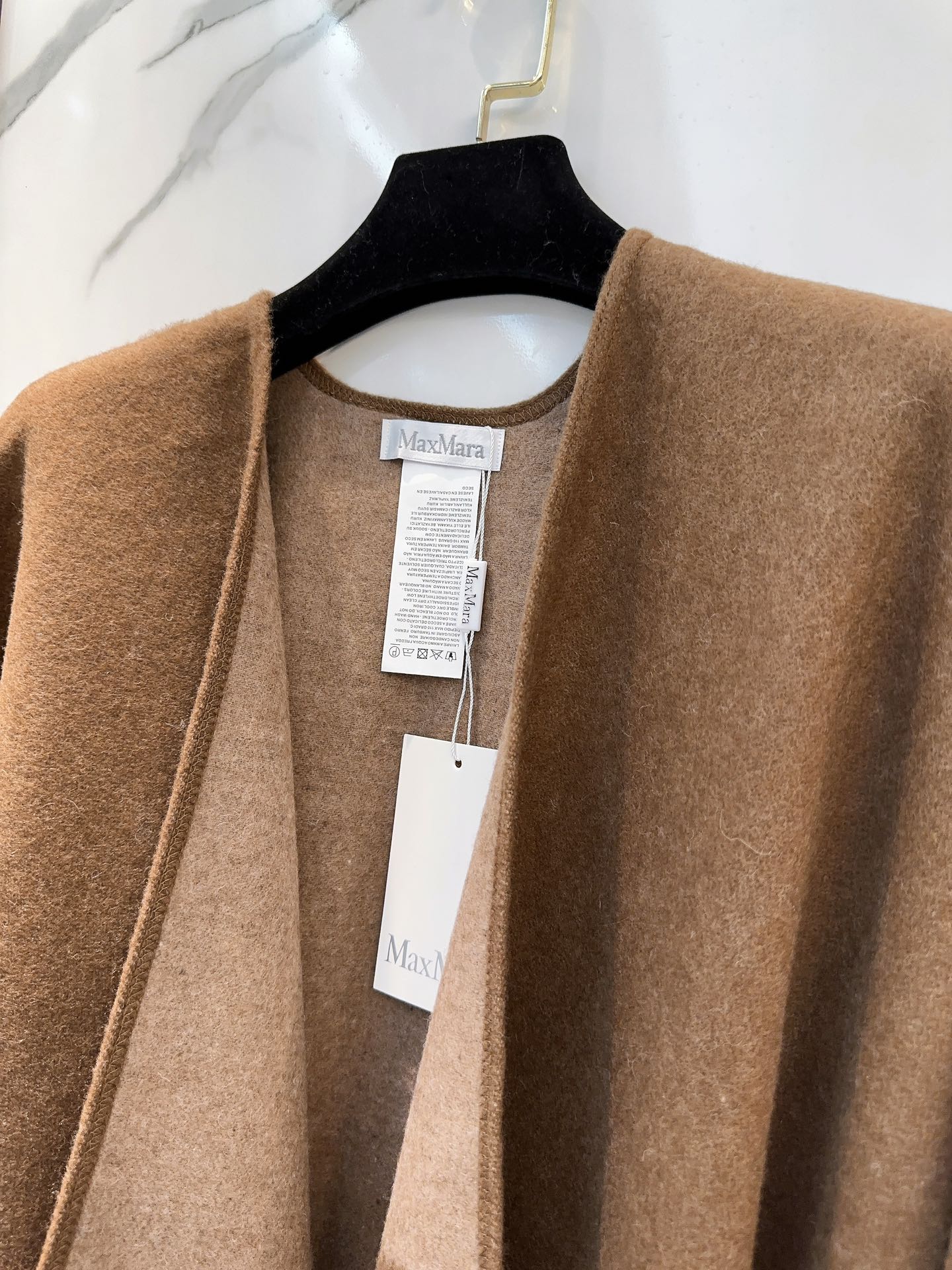 Premium Wool Cape Wrap — 100% Soft Lambswool | 130 × 160 cm