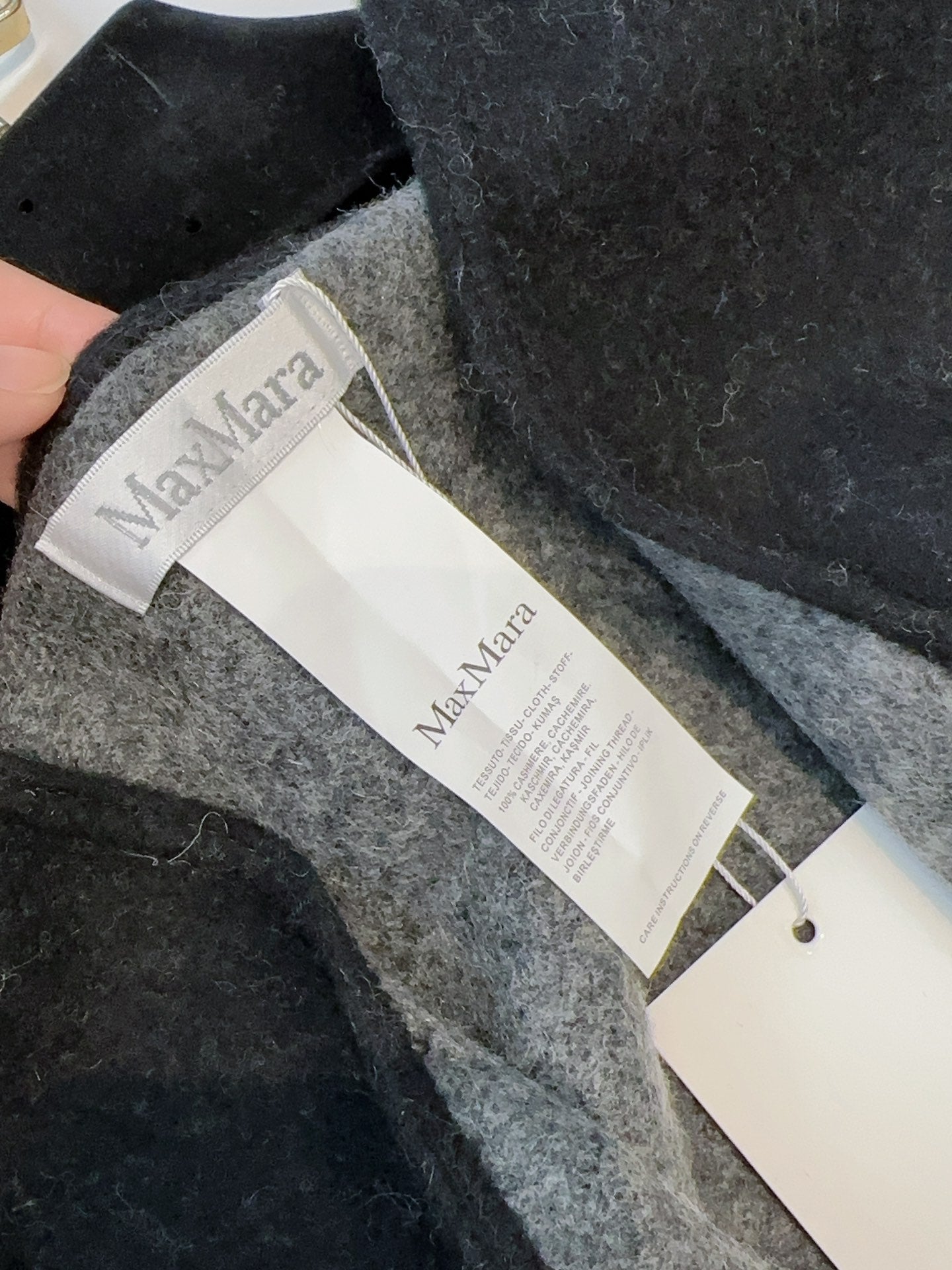 Premium Wool Cape Wrap — 100% Soft Lambswool | 130 × 160 cm