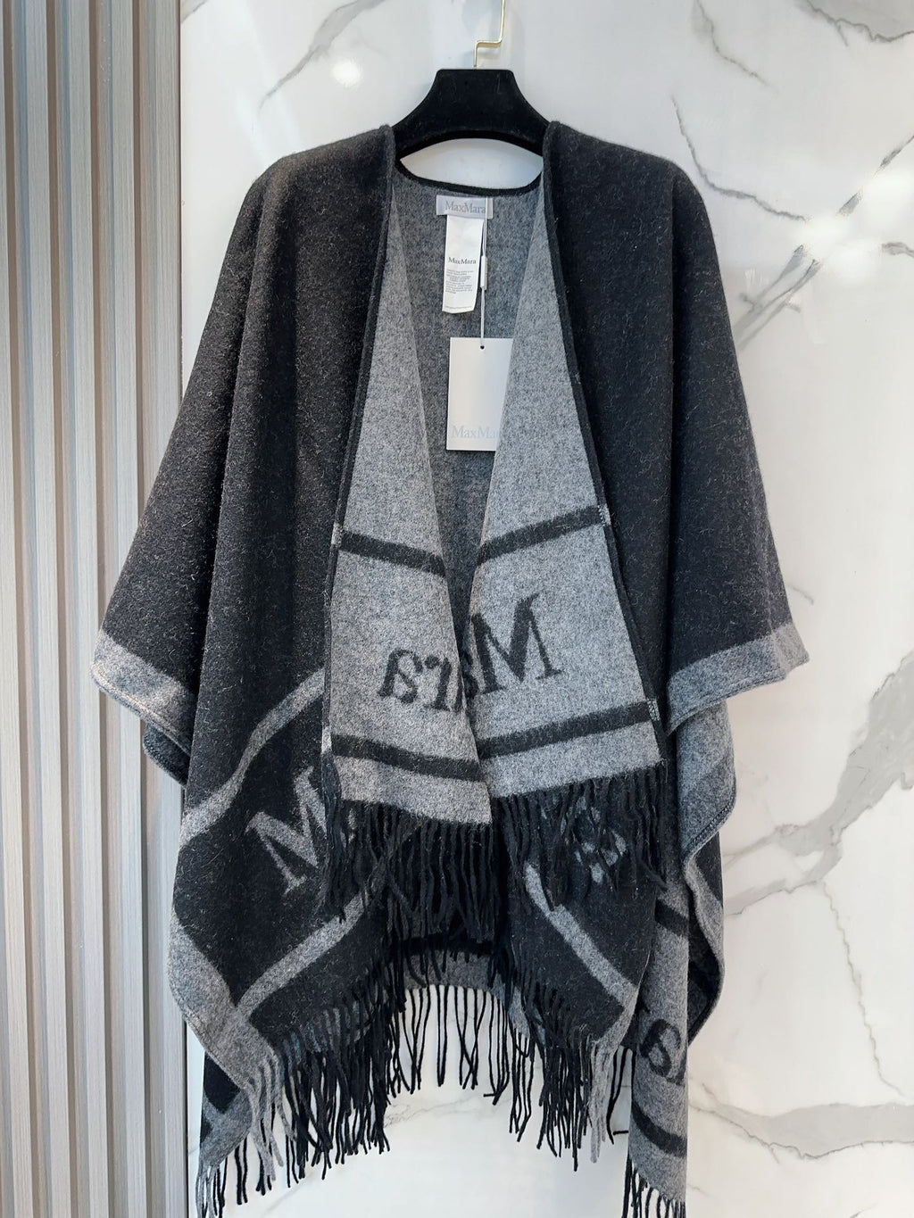 Premium Wool Cape Wrap — 100% Soft Lambswool | 130 × 160 cm