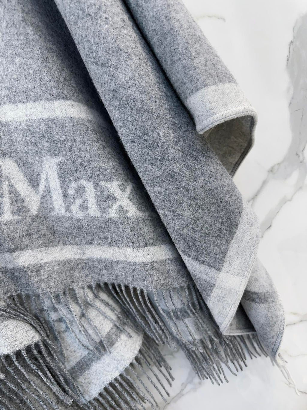 Premium Wool Cape Wrap — 100% Soft Lambswool | 130 × 160 cm