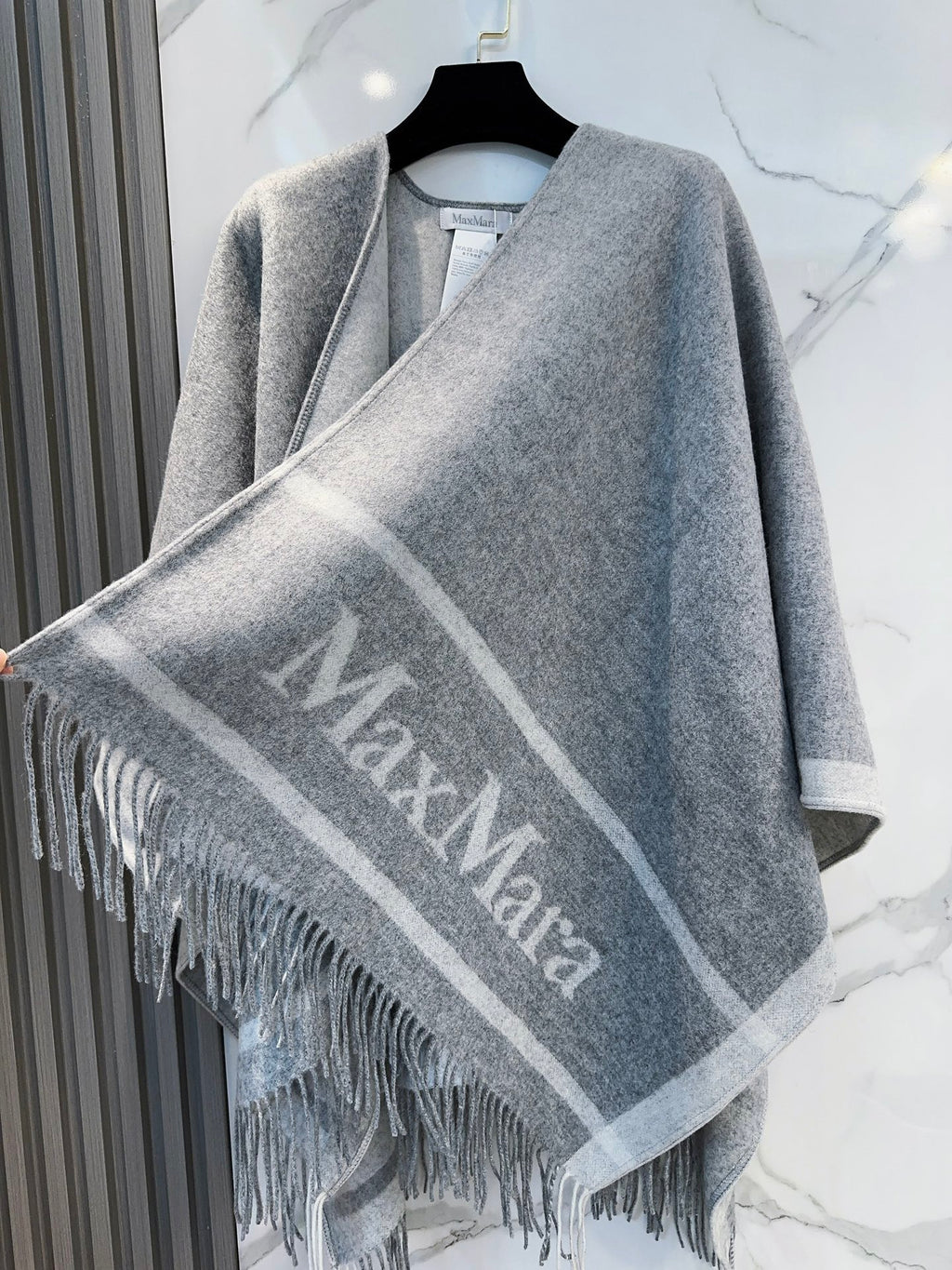 Premium Wool Cape Wrap — 100% Soft Lambswool | 130 × 160 cm