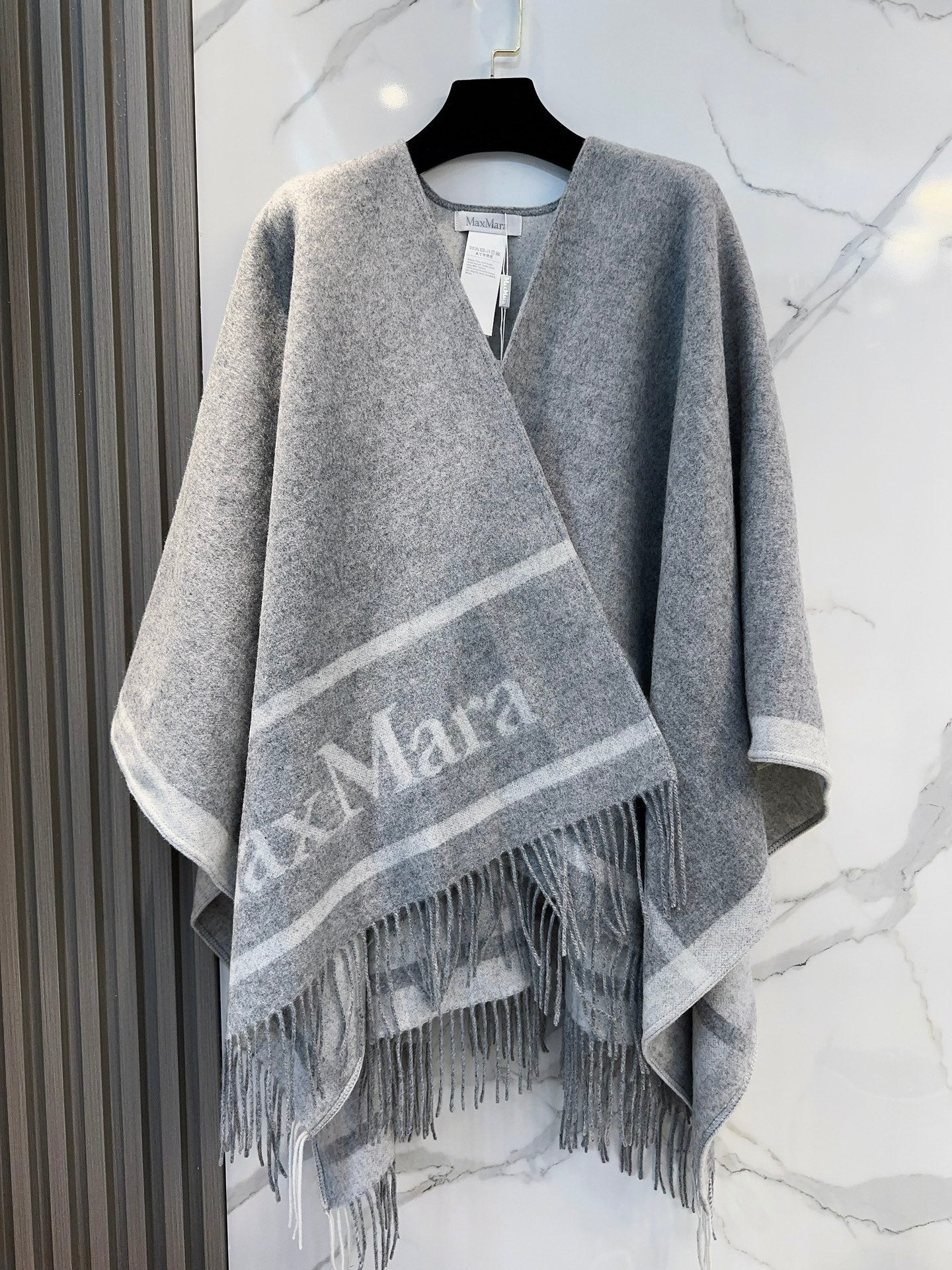 Premium Wool Cape Wrap — 100% Soft Lambswool | 130 × 160 cm