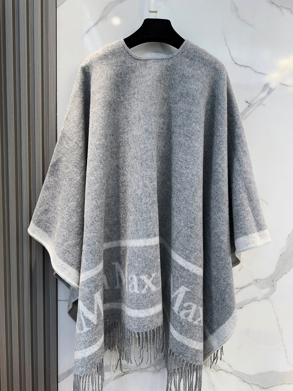Premium Wool Cape Wrap — 100% Soft Lambswool | 130 × 160 cm