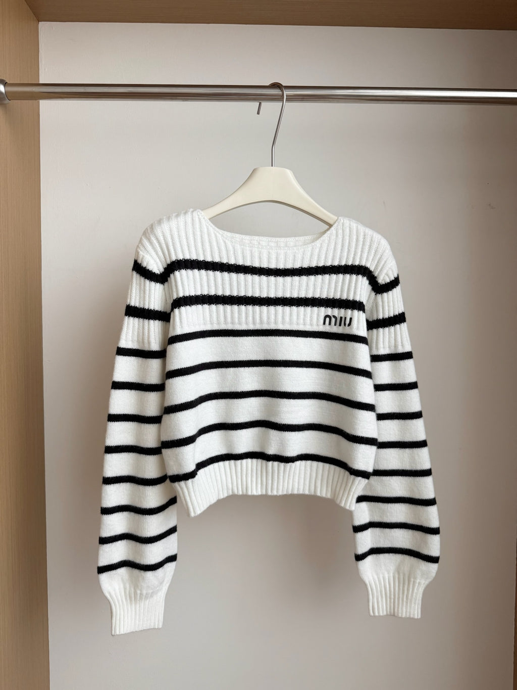 Black  & White Contrast Stripe Knit Top
