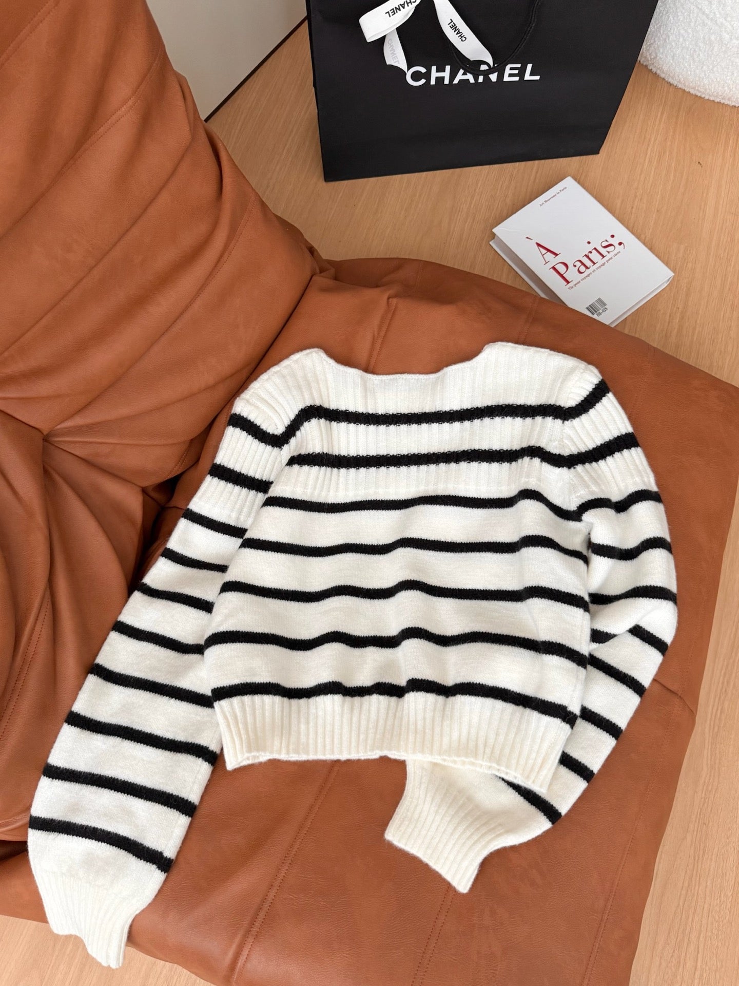 Black  & White Contrast Stripe Knit Top
