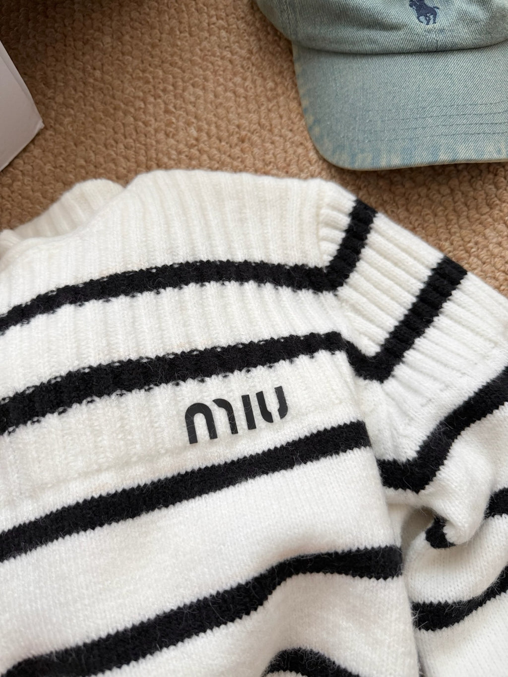Black  & White Contrast Stripe Knit Top