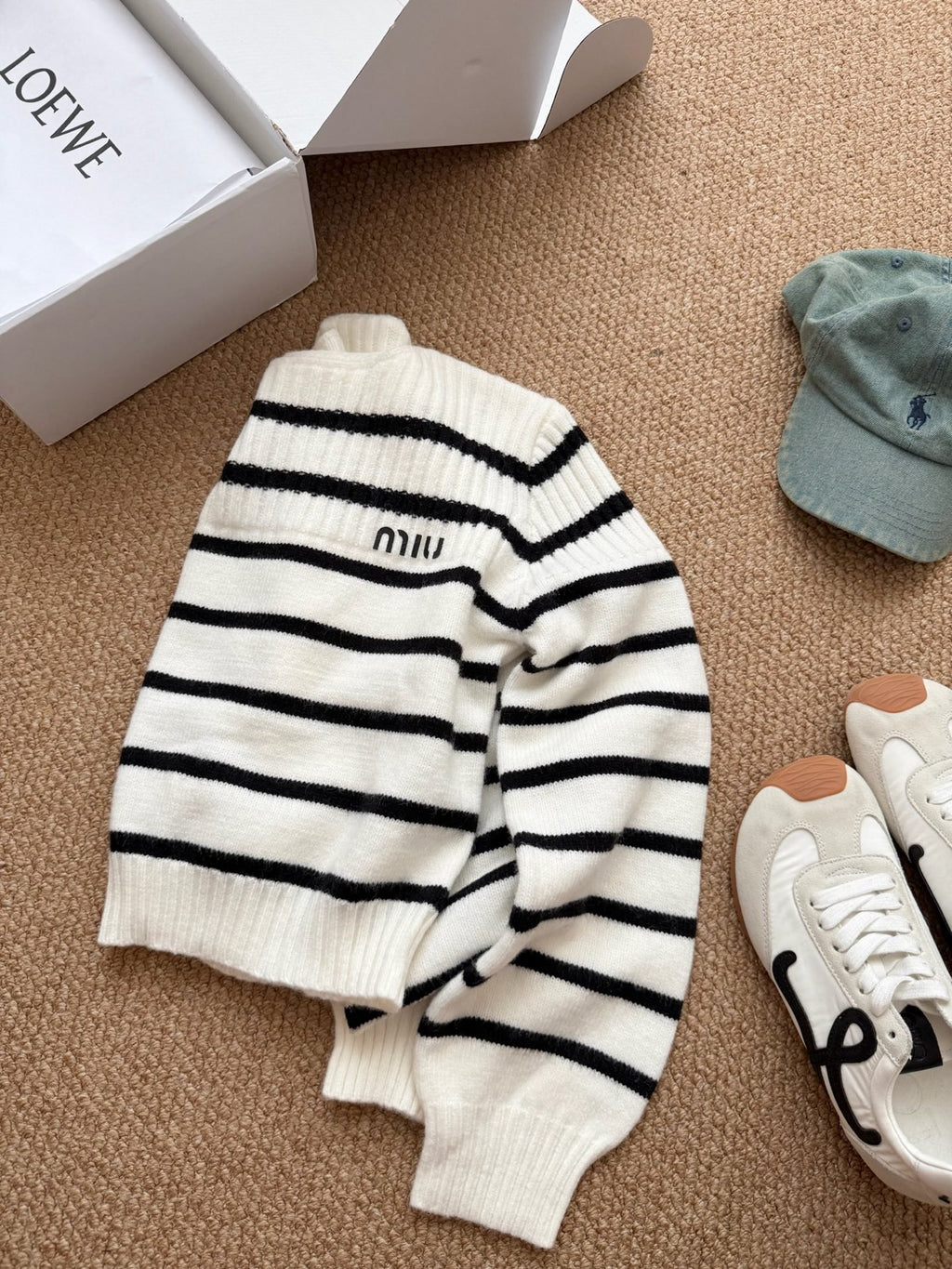 Black  & White Contrast Stripe Knit Top