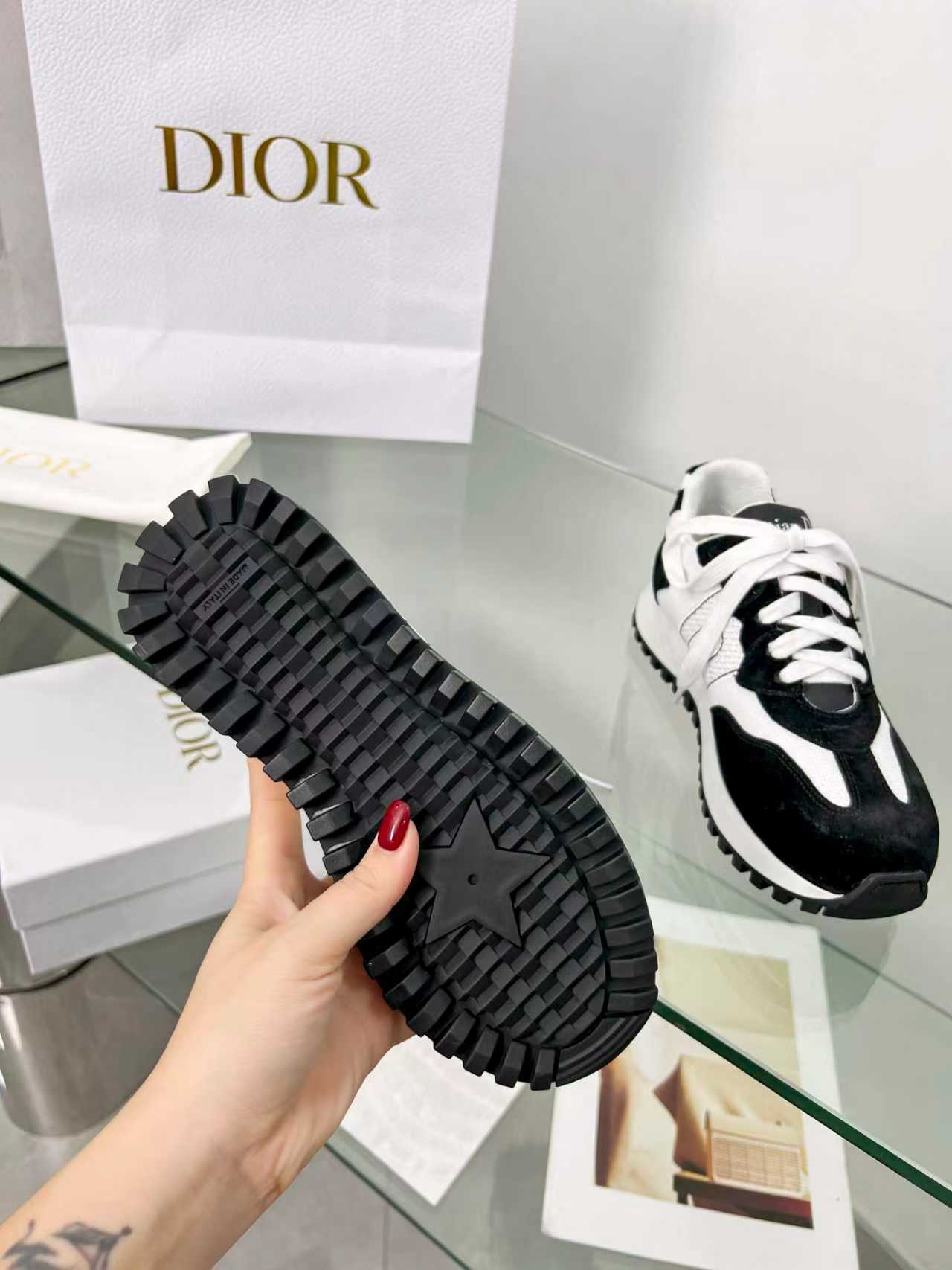 2025 New Style “C’st C*D” Sneakers – Low-Key Luxury