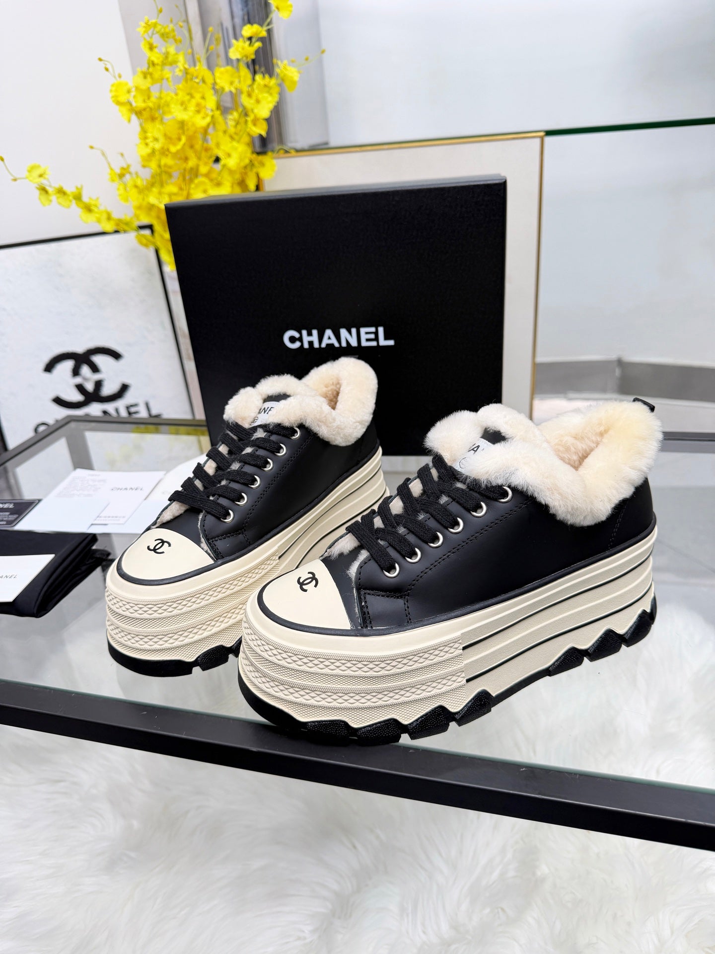 Thick-Soled Canvas “Cookie” Sneakers – Retro Summer Style