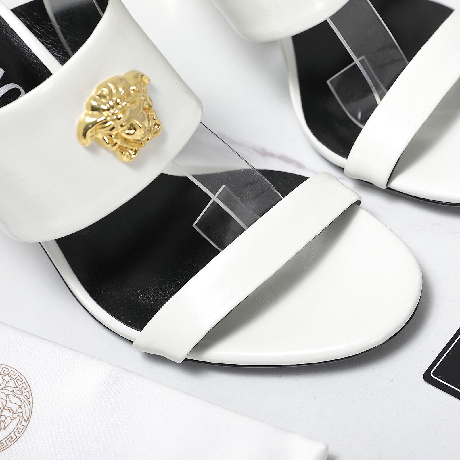 2025SS High-Heel Sandals – Signature Buckle Design