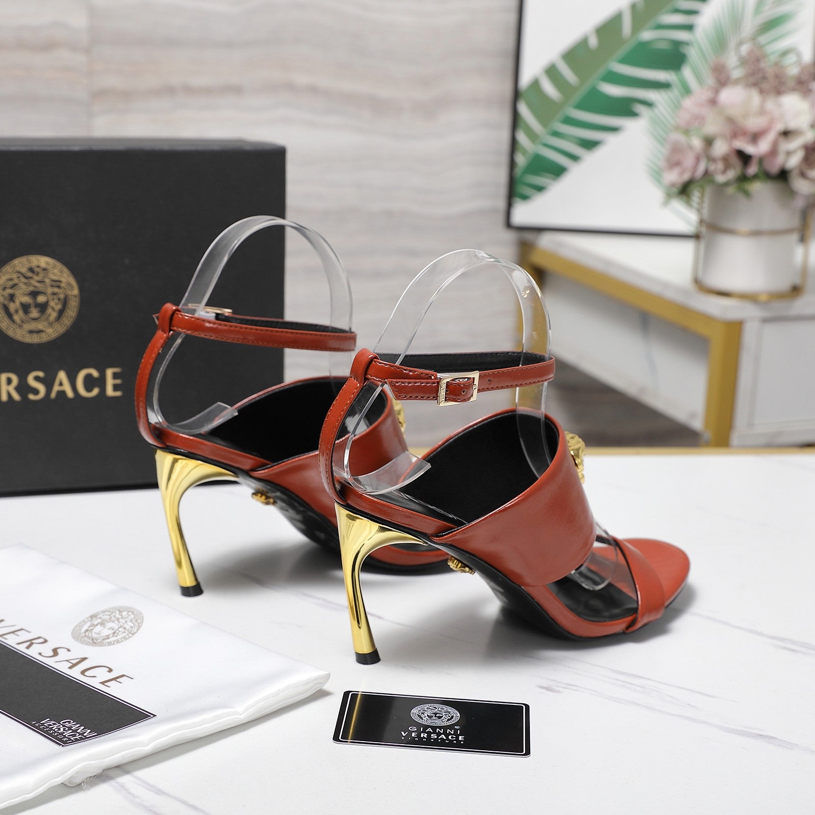 2025SS High-Heel Sandals – Signature Buckle Design