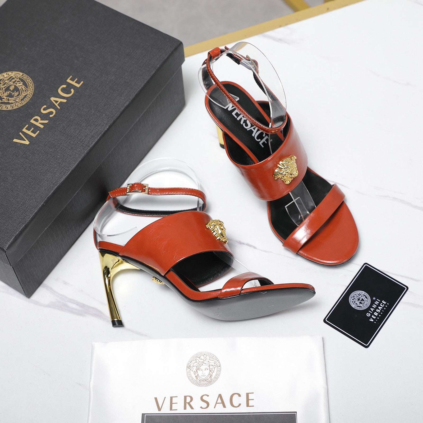 2025SS High-Heel Sandals – Signature Buckle Design