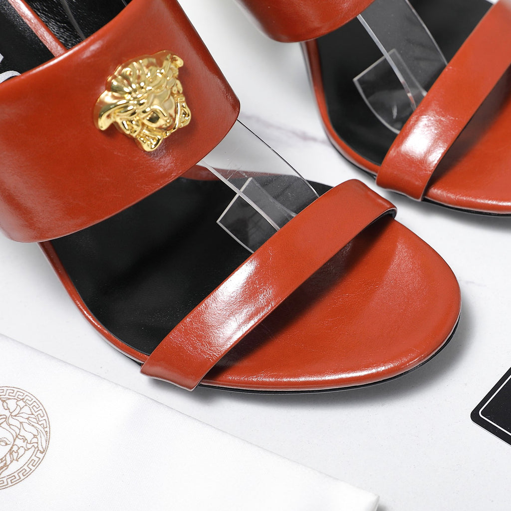 2025SS High-Heel Sandals – Signature Buckle Design