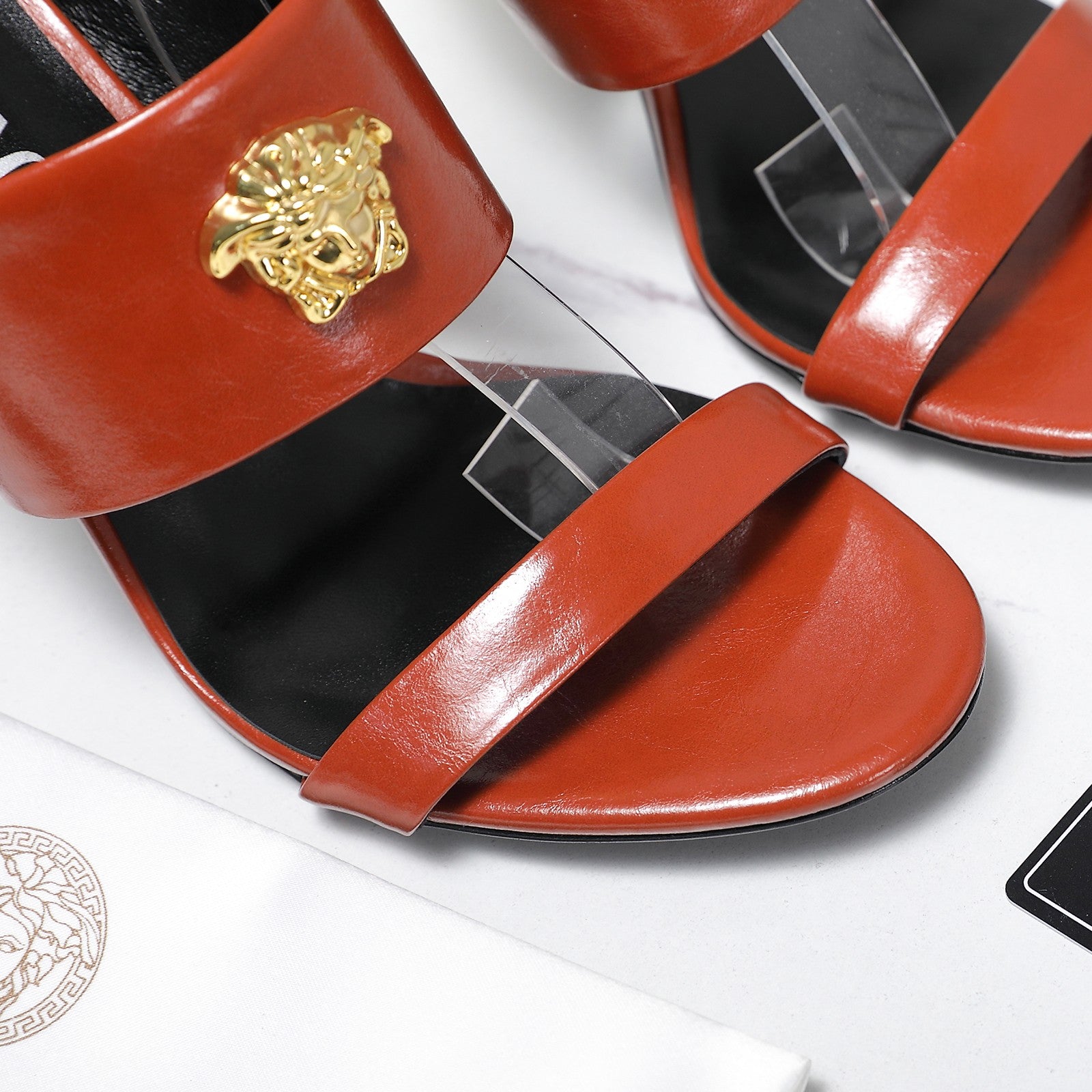 2025SS High-Heel Sandals – Signature Buckle Design
