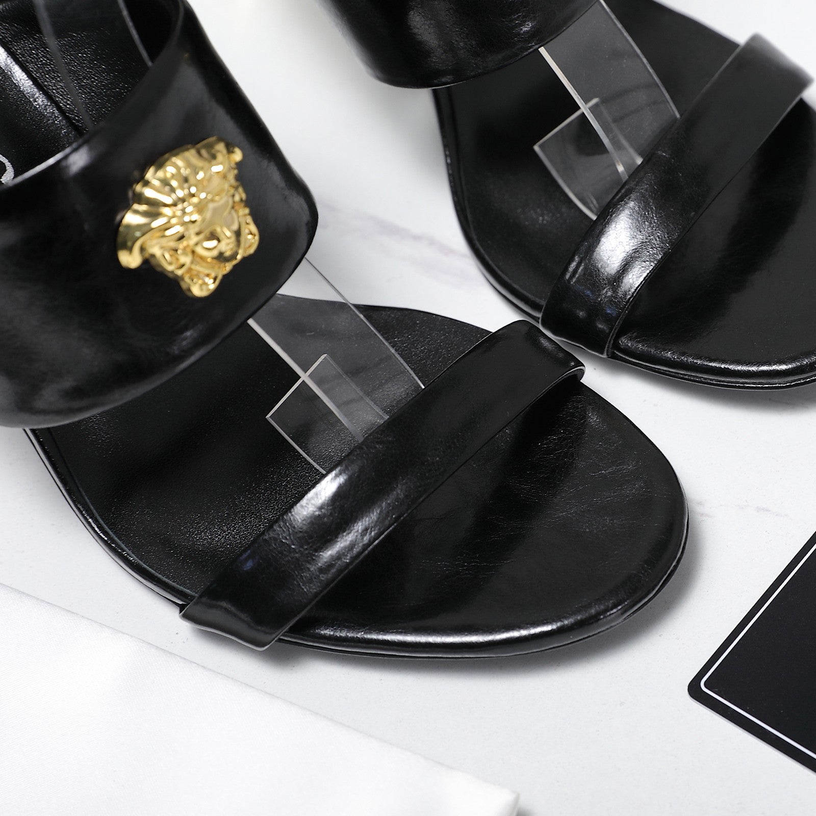 2025SS High-Heel Sandals – Signature Buckle Design