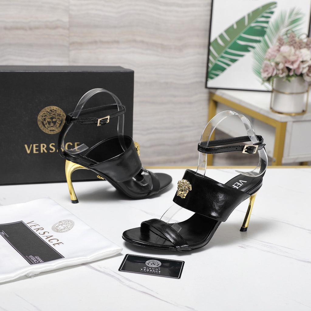 2025SS High-Heel Sandals – Signature Buckle Design