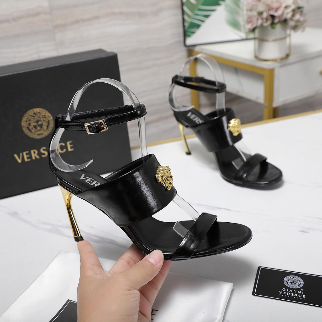 2025SS High-Heel Sandals – Signature Buckle Design