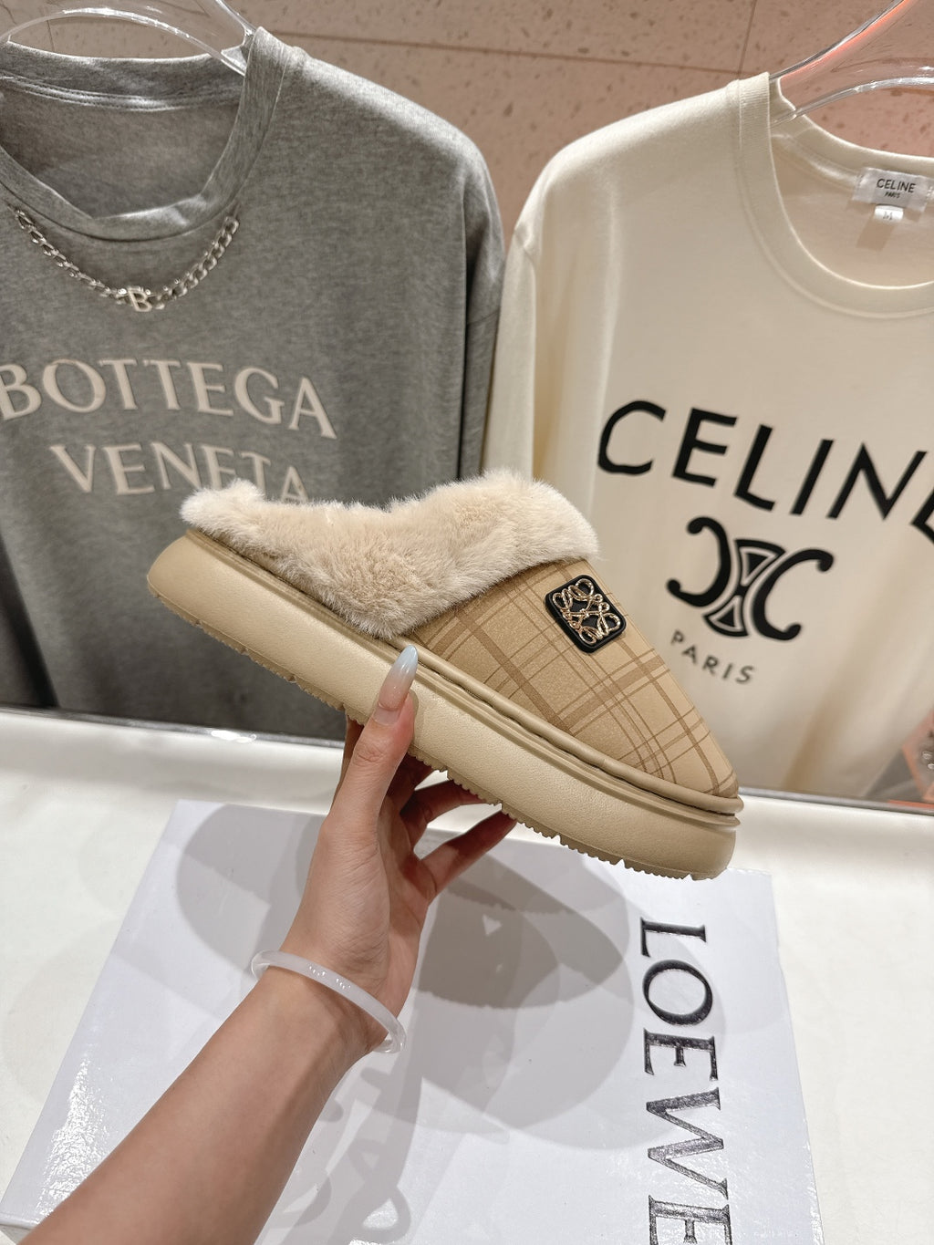 2025 Autumn/Winter Furry Slide Slippers – Cozy & Stylish