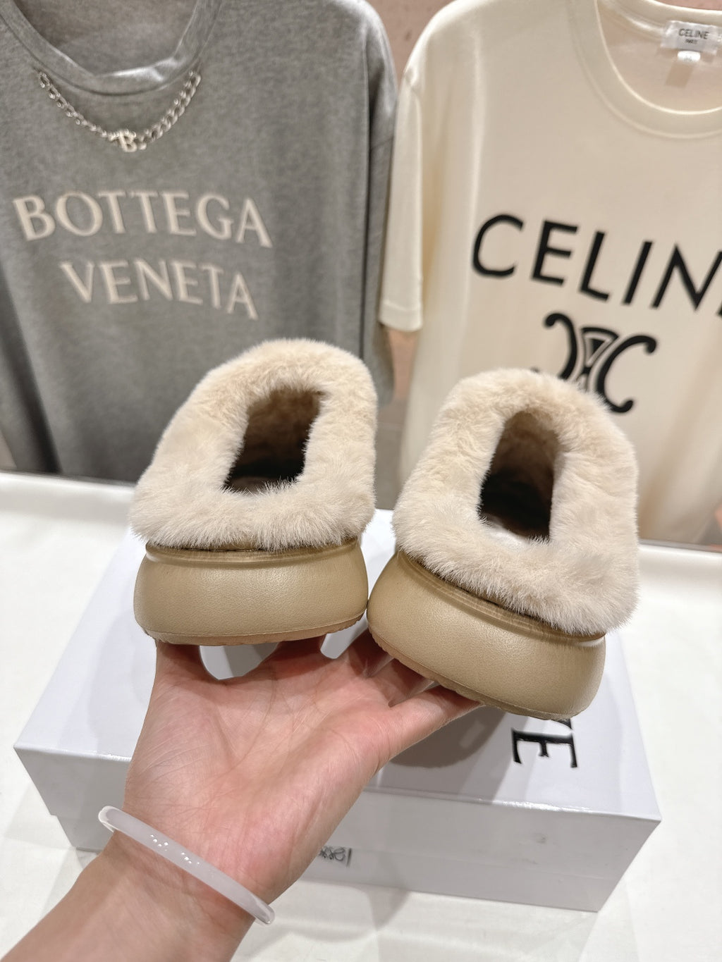 2025 Autumn/Winter Furry Slide Slippers – Cozy & Stylish