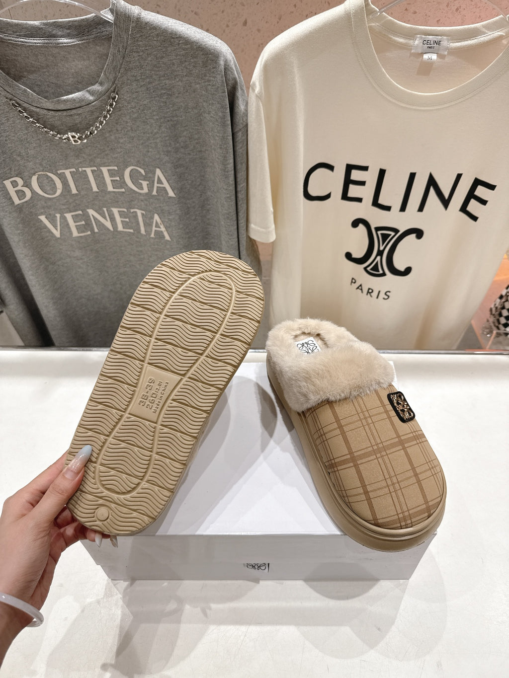 2025 Autumn/Winter Furry Slide Slippers – Cozy & Stylish