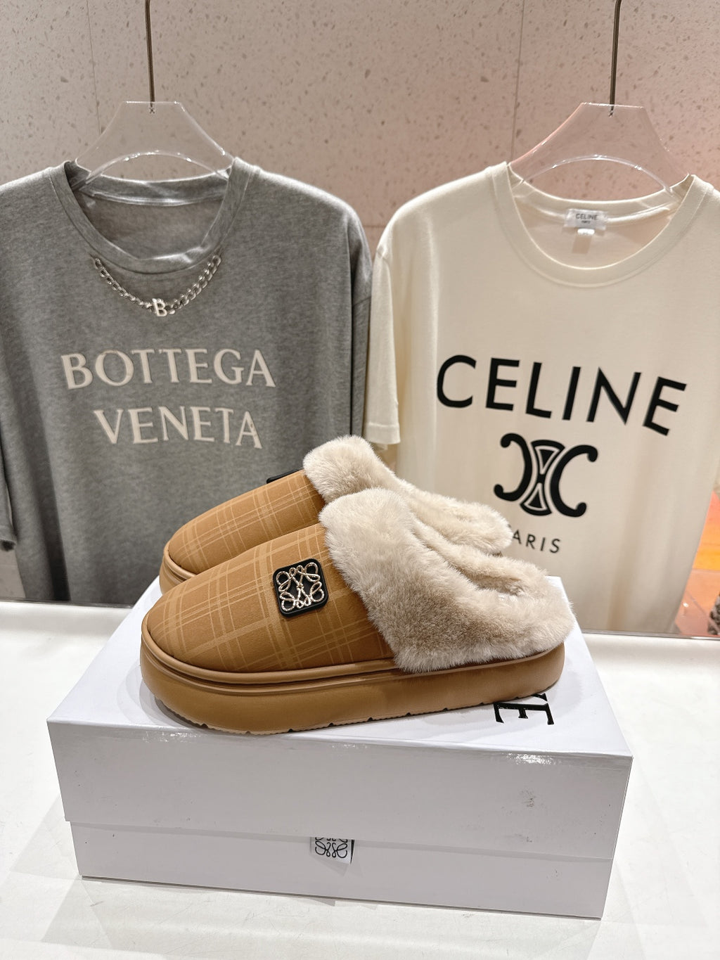2025 Autumn/Winter Furry Slide Slippers – Cozy & Stylish
