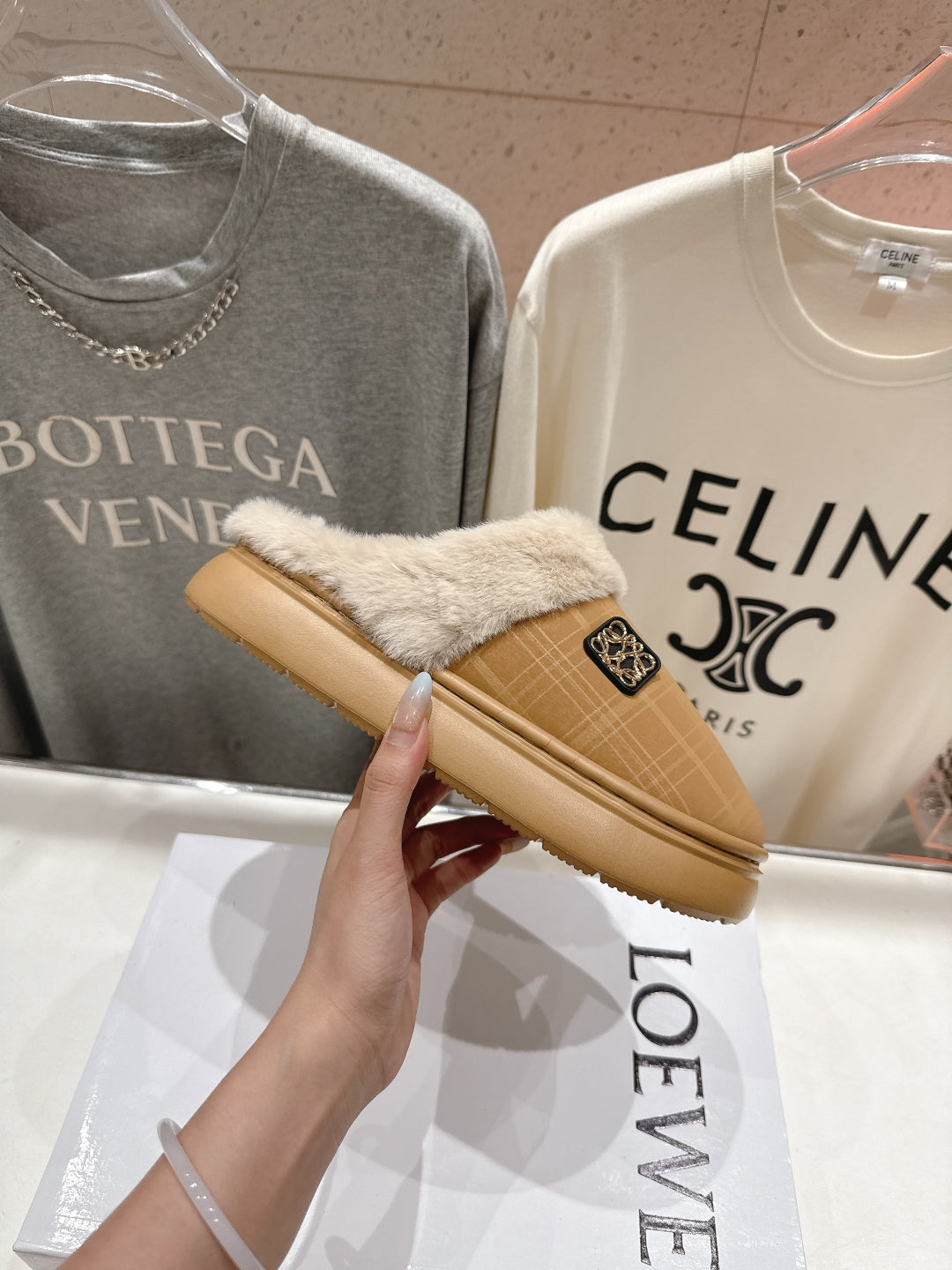 2025 Autumn/Winter Furry Slide Slippers – Cozy & Stylish