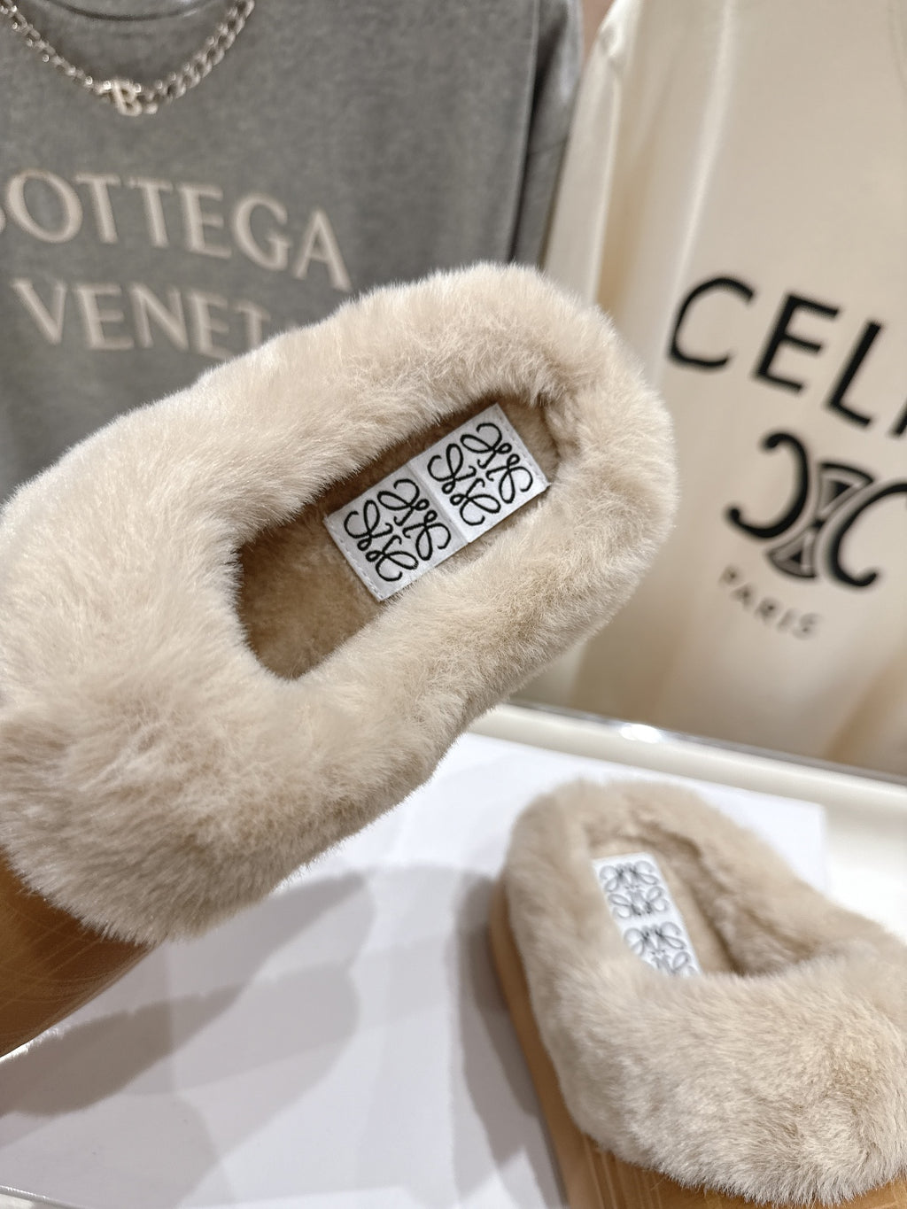 2025 Autumn/Winter Furry Slide Slippers – Cozy & Stylish