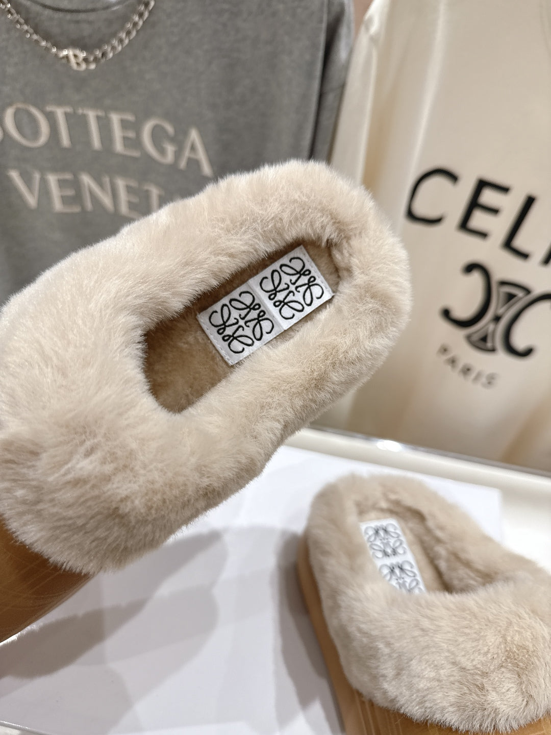 2025 Autumn/Winter Furry Slide Slippers – Cozy & Stylish