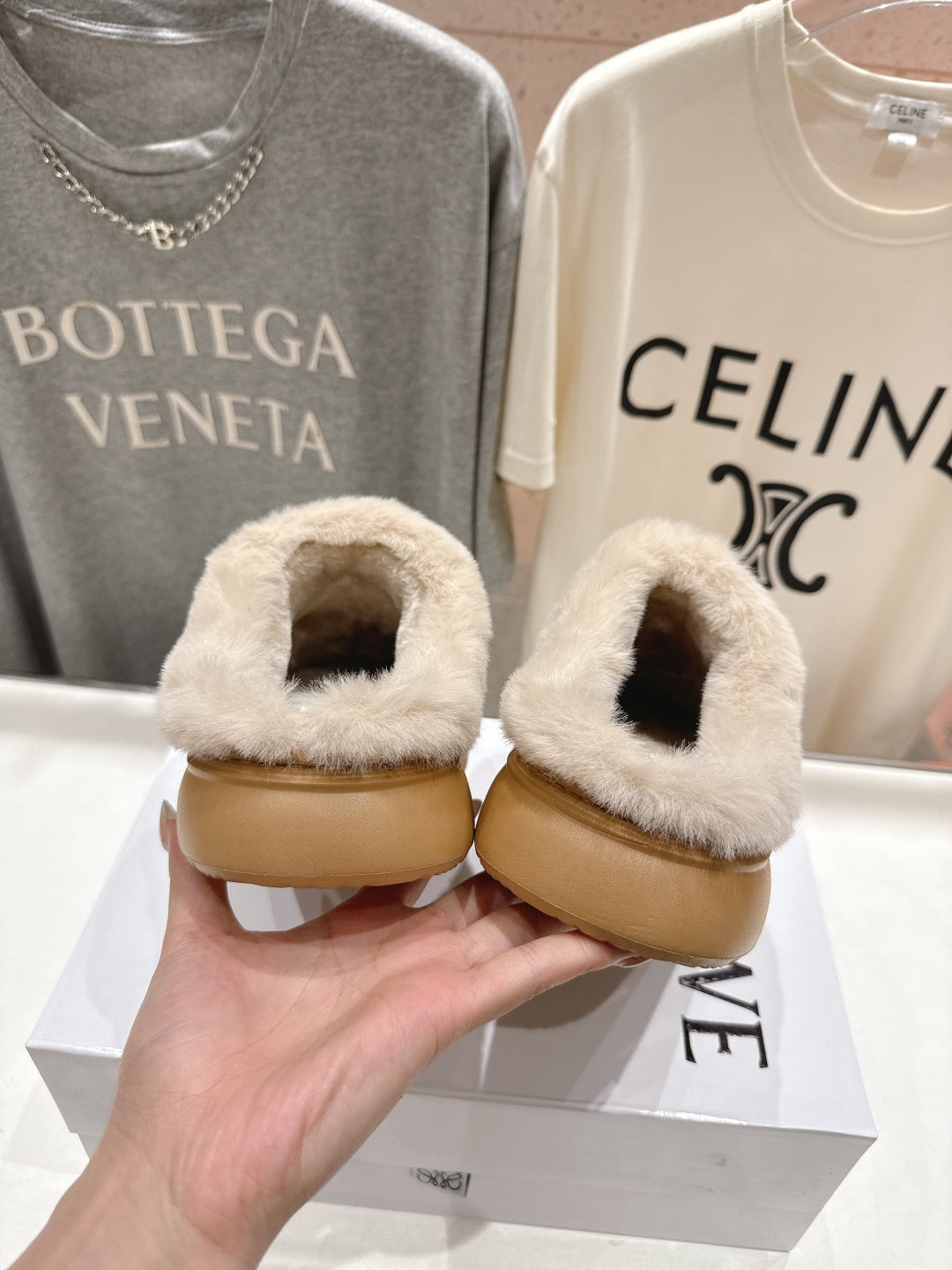 2025 Autumn/Winter Furry Slide Slippers – Cozy & Stylish