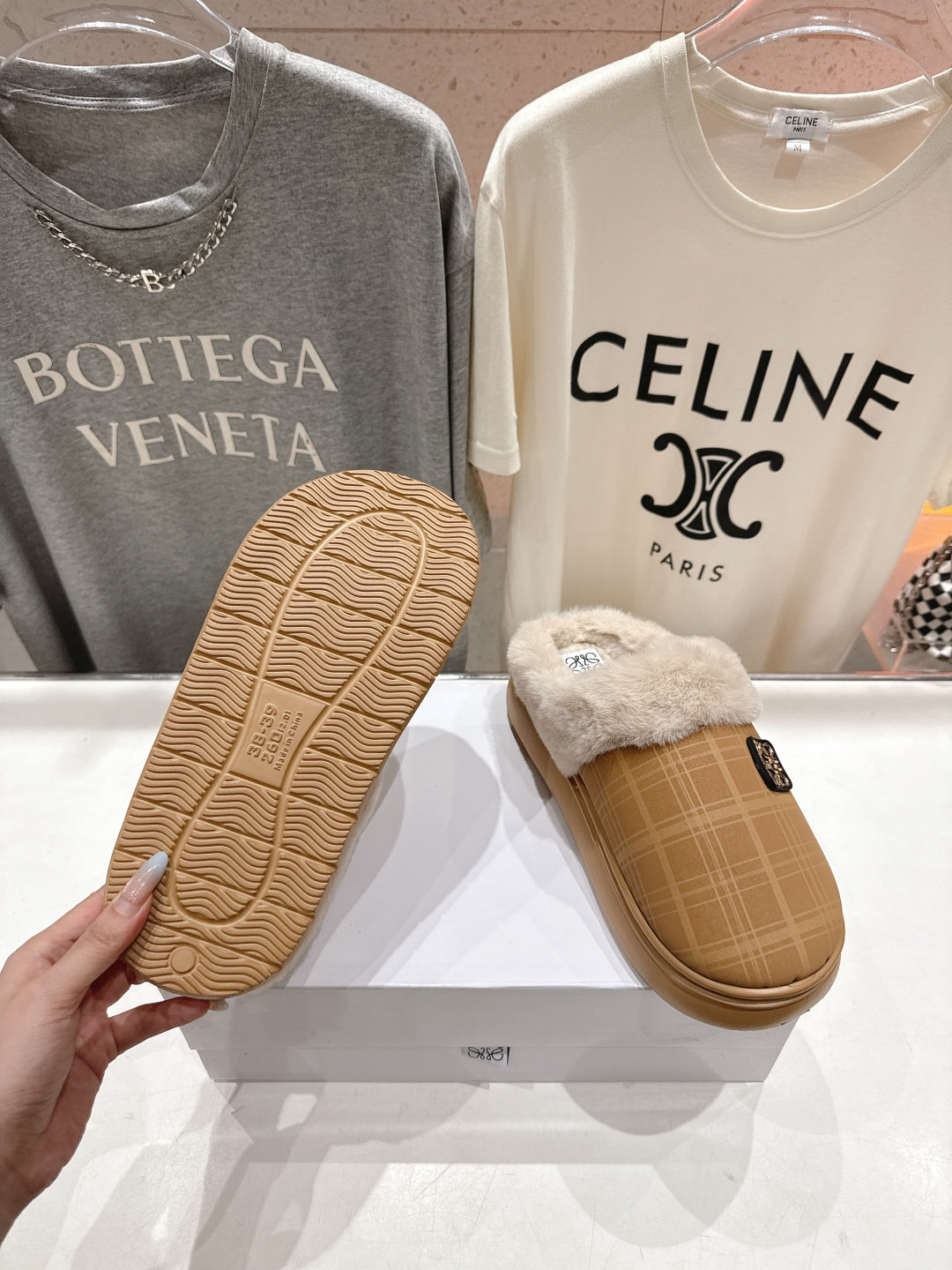 2025 Autumn/Winter Furry Slide Slippers – Cozy & Stylish