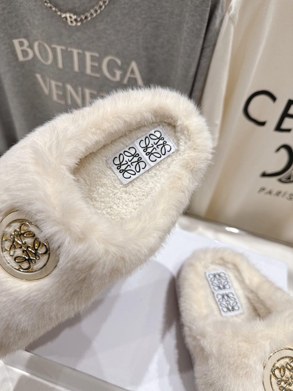 2025 Autumn/Winter Half-Covered Furry Clog Slides