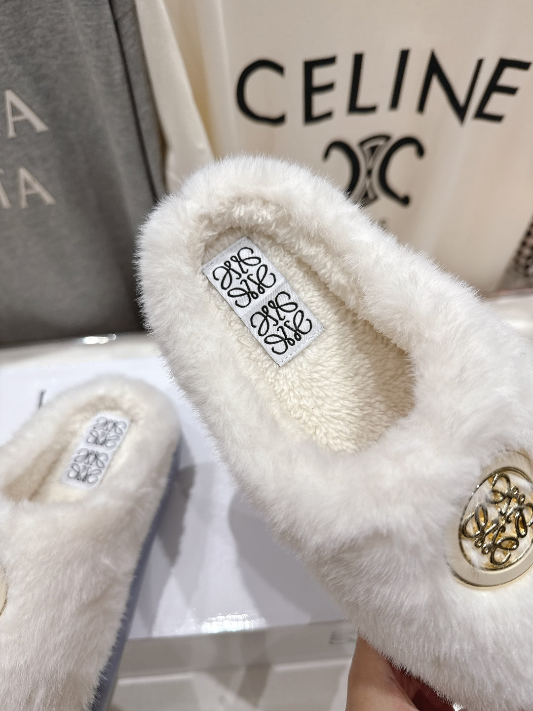 2025 Autumn/Winter Half-Covered Furry Clog Slides