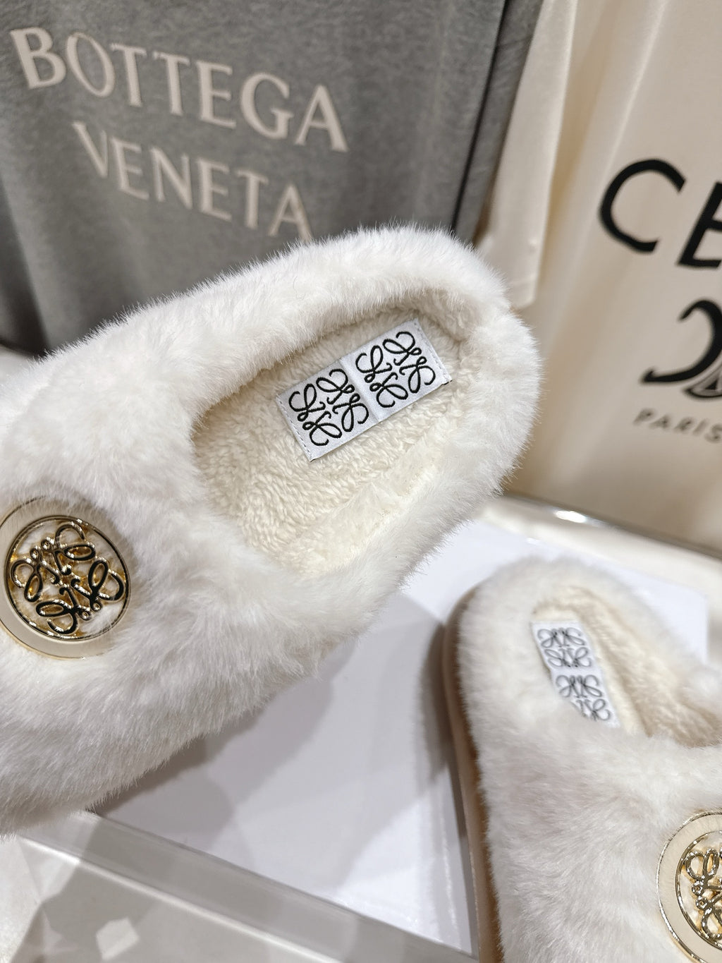 2025 Autumn/Winter Half-Covered Furry Clog Slides