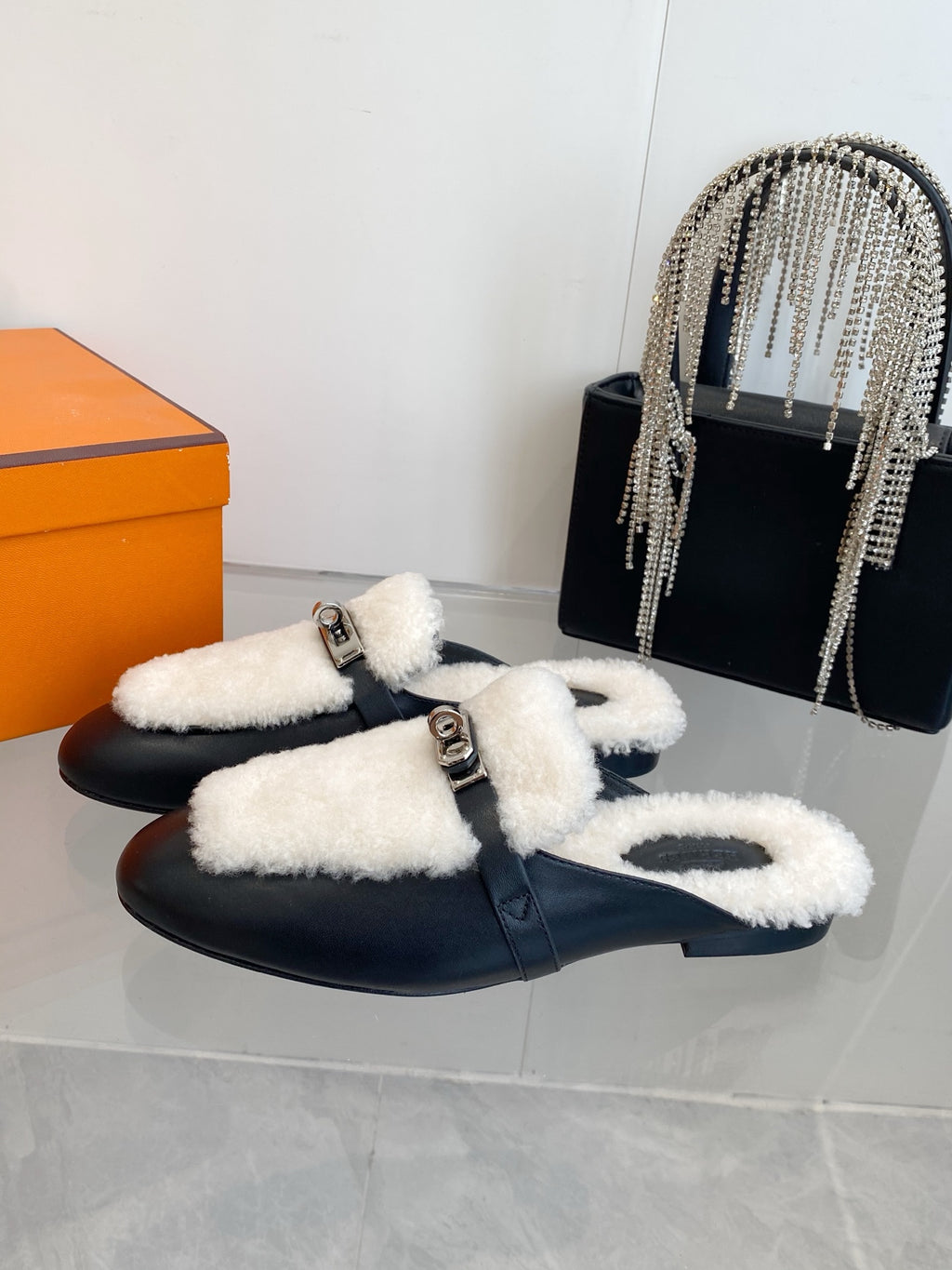 2025 Autumn/Winter Cashmere Fur-Lined Backless Loafers