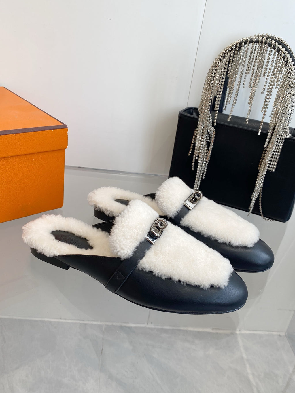 2025 Autumn/Winter Cashmere Fur-Lined Backless Loafers