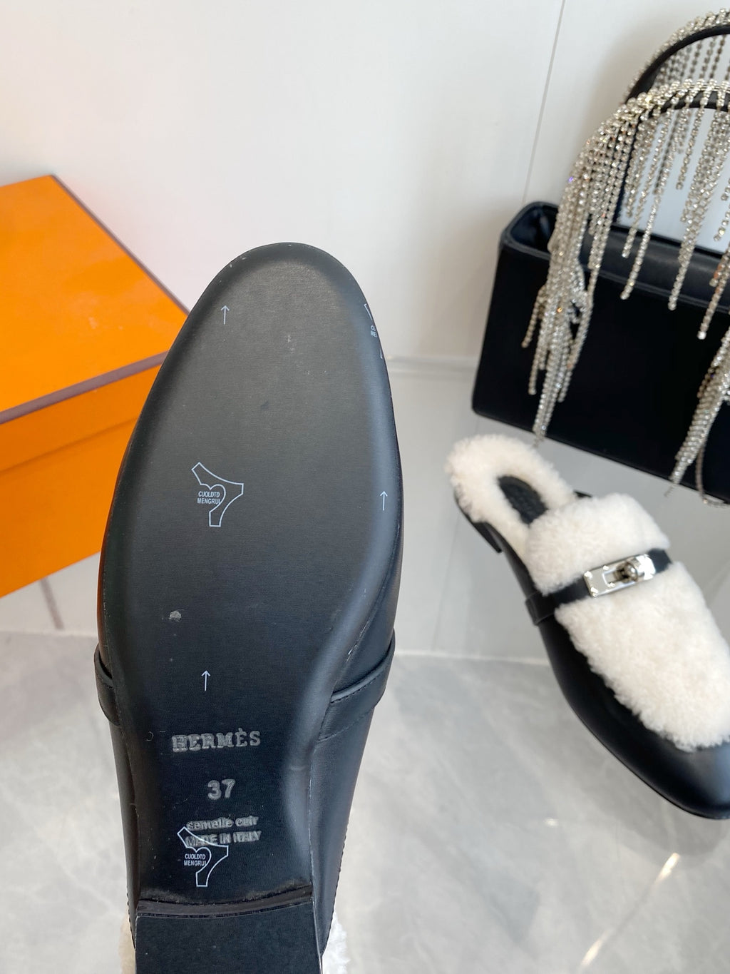 2025 Autumn/Winter Cashmere Fur-Lined Backless Loafers
