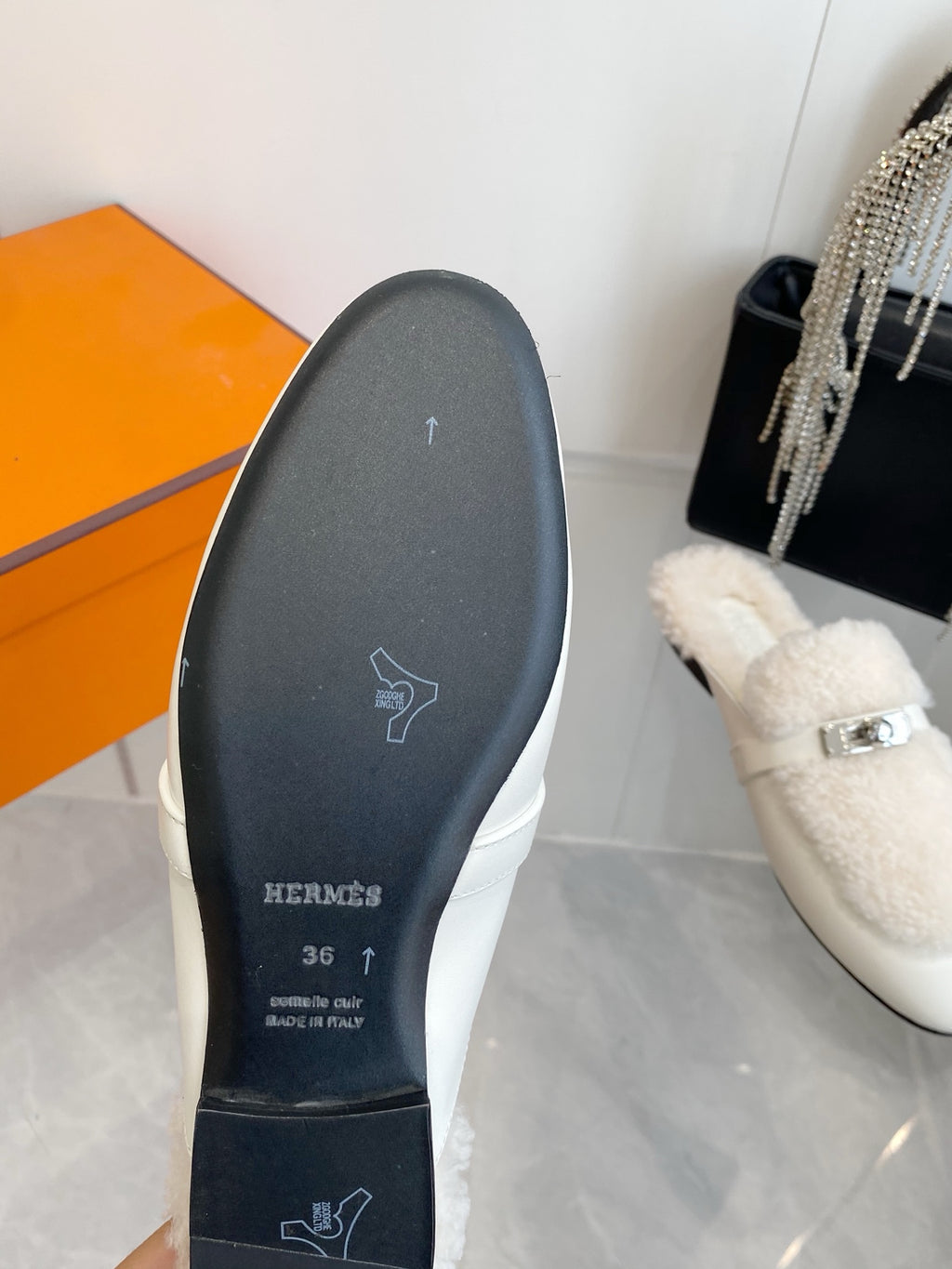 2025 Autumn/Winter Cashmere Fur-Lined Backless Loafers