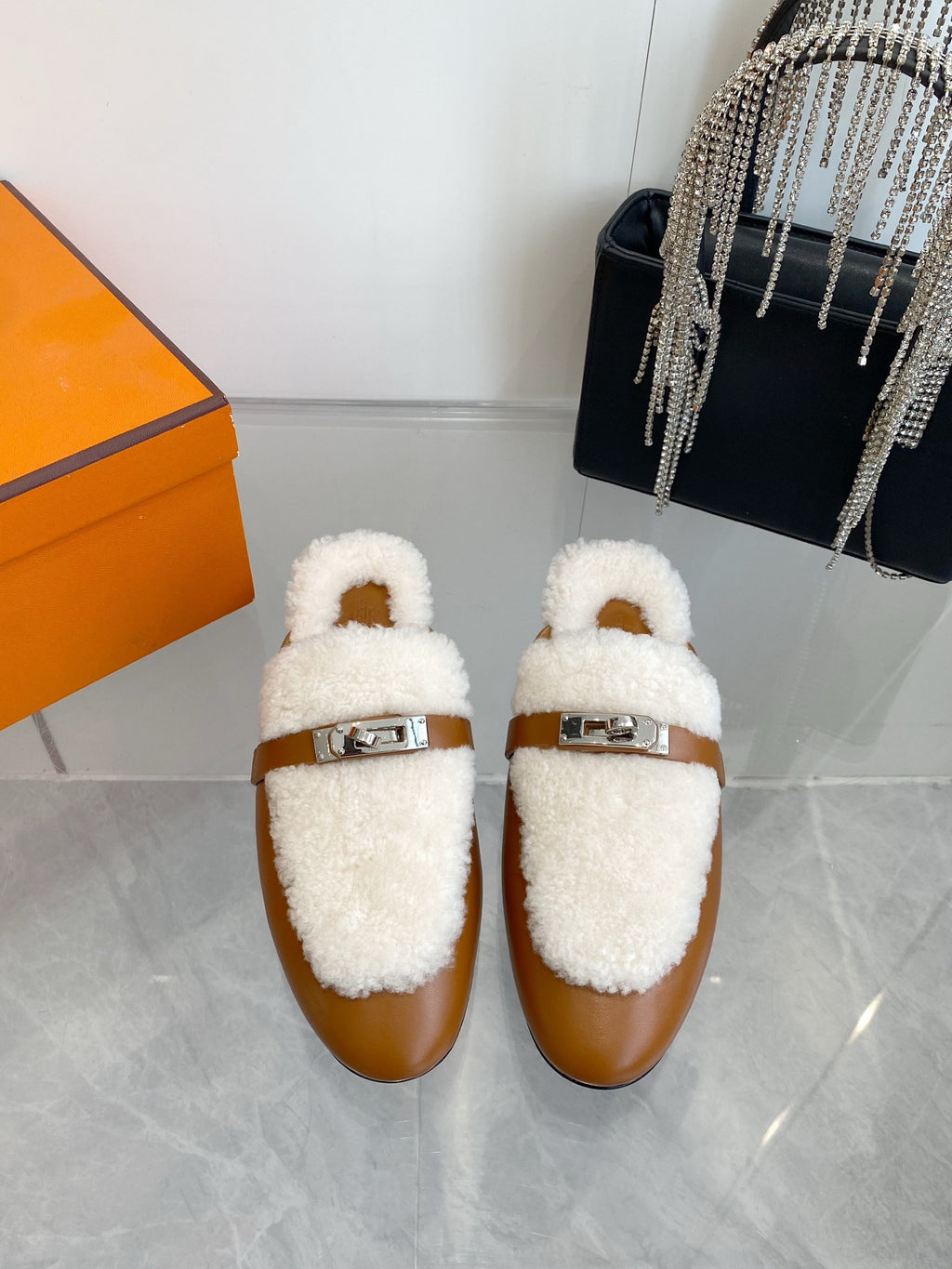 2025 Autumn/Winter Cashmere Fur-Lined Backless Loafers