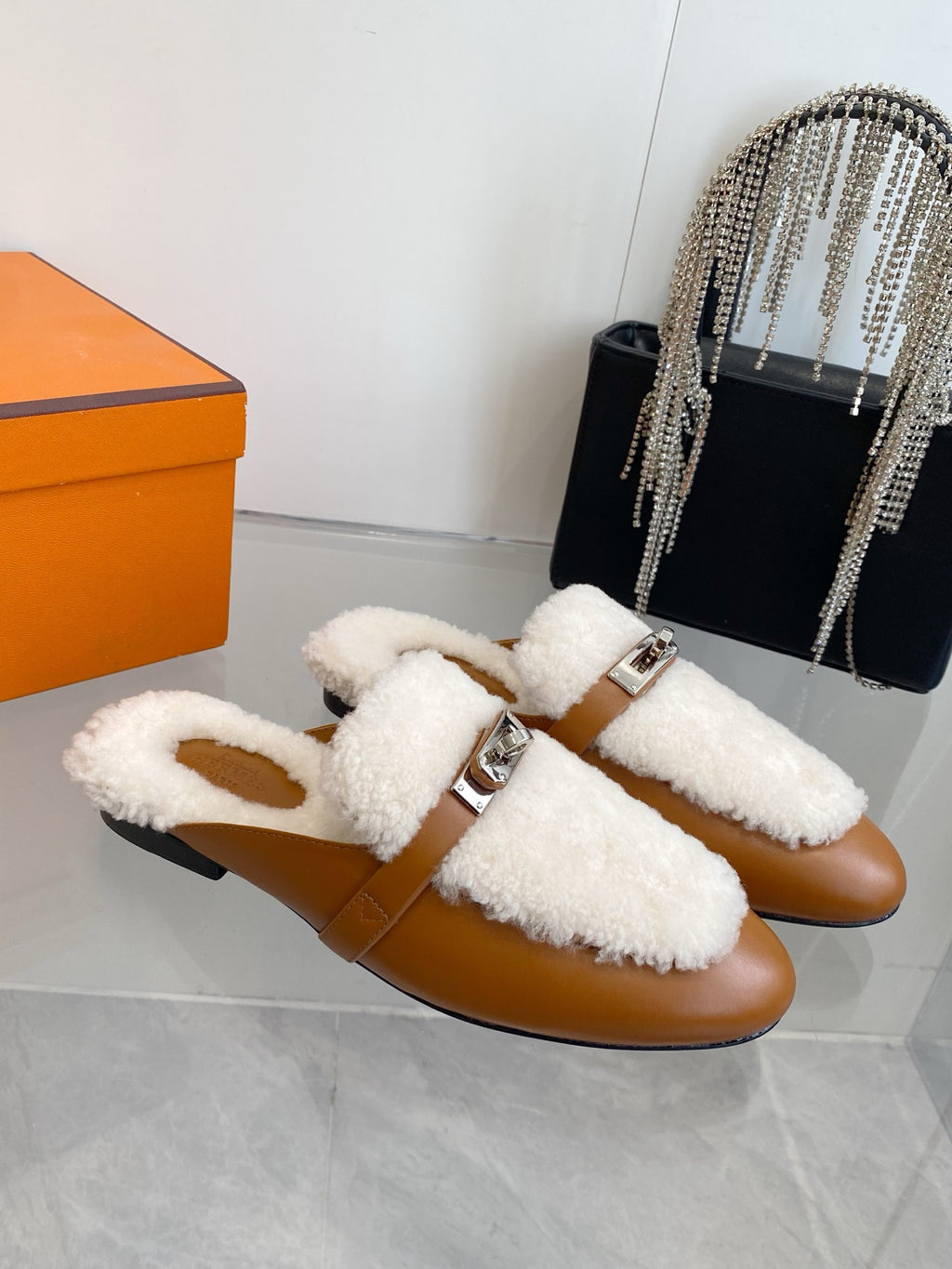 2025 Autumn/Winter Cashmere Fur-Lined Backless Loafers