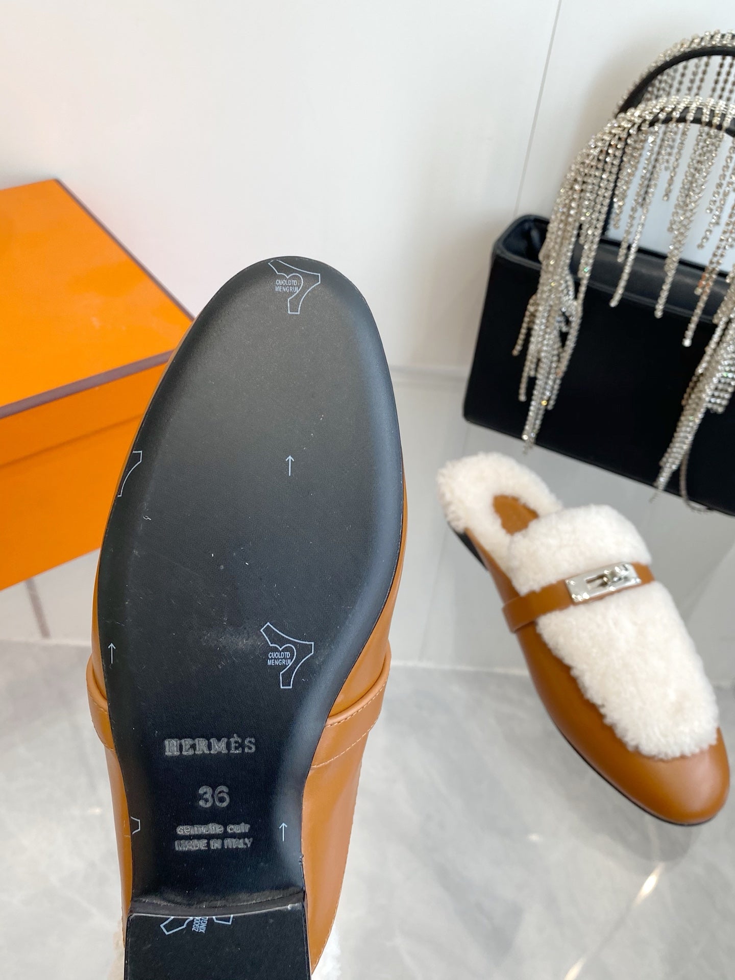 2025 Autumn/Winter Cashmere Fur-Lined Backless Loafers