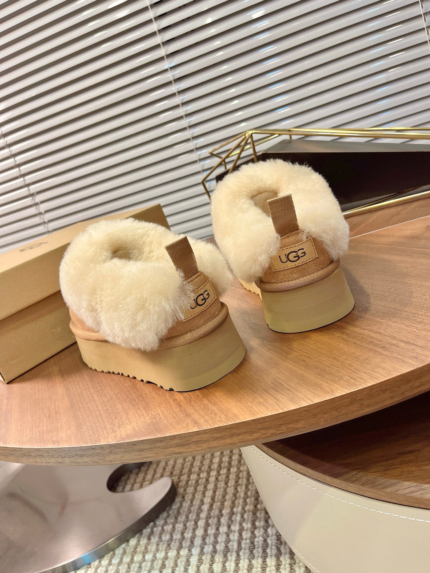 Autumn/Winter Wool-Lined Slip-On Platform Slippers – Cozy & Stylish